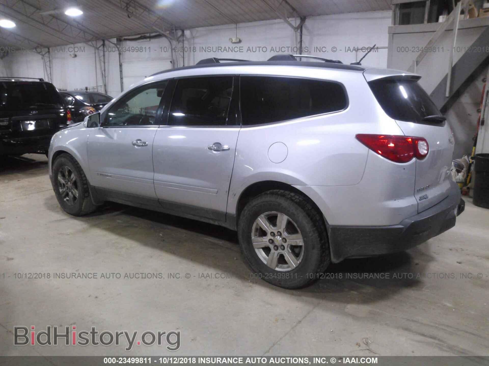 2009 CHEVROLET TRAVERSE - VIN: 1GNEV23D09S110380 - Фото 3