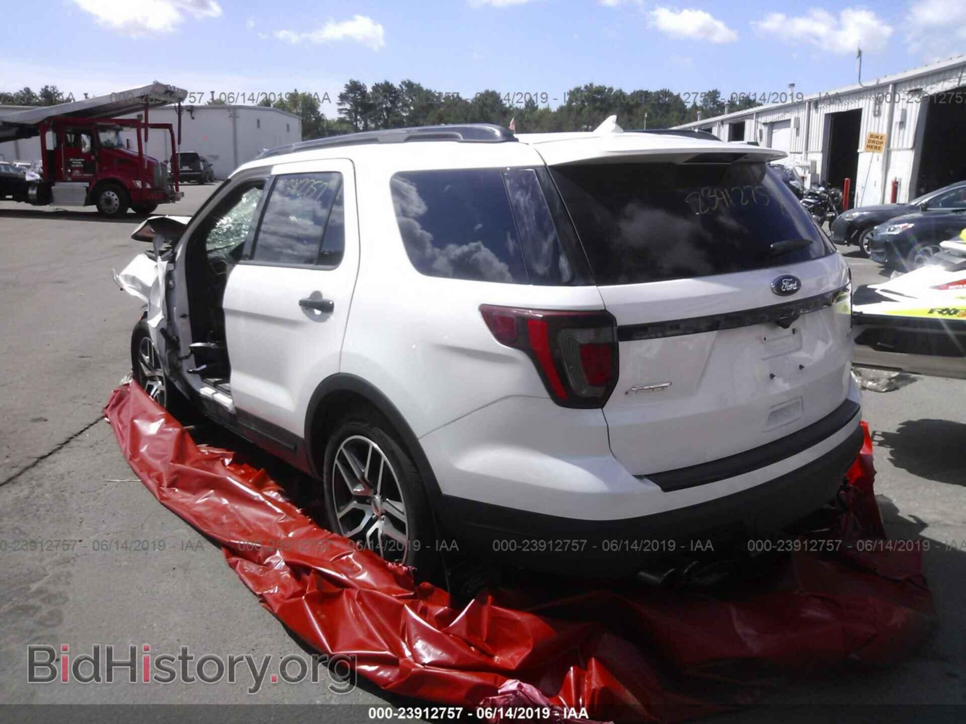 2018 Ford Explorer - VIN: 1FM5K8GT5JGC02027 - Фото 3