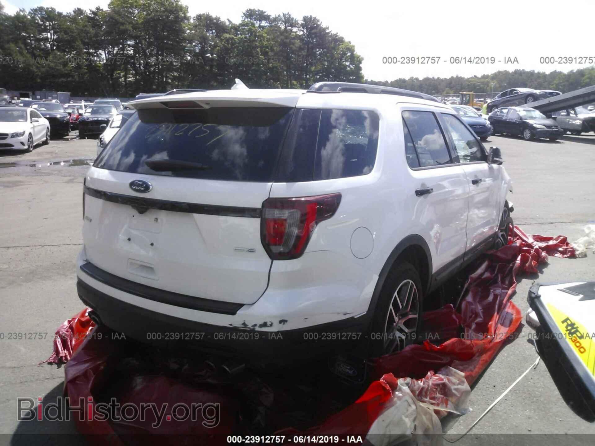 2018 Ford Explorer - VIN: 1FM5K8GT5JGC02027 - Фото 4