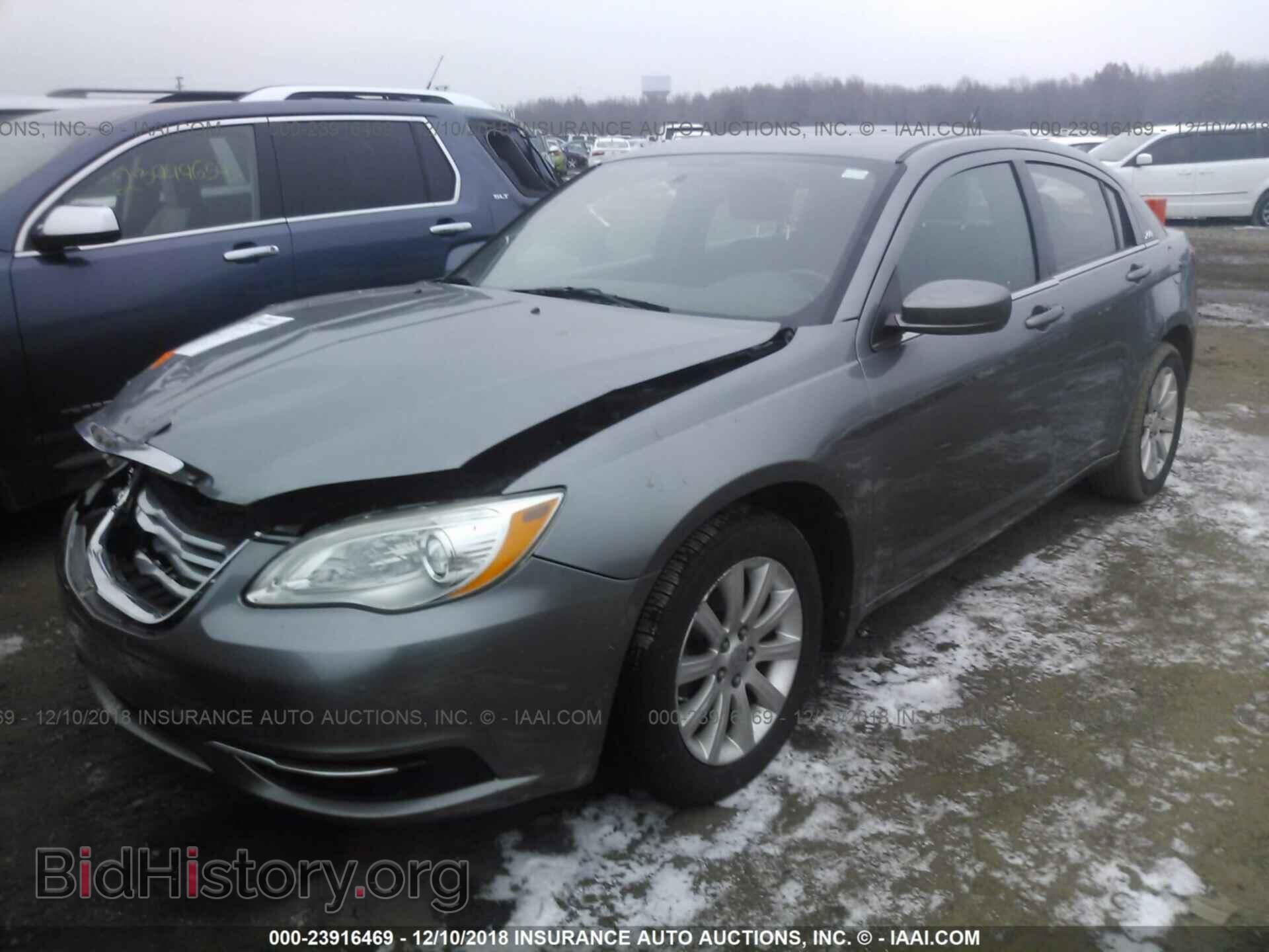 2011 CHRYSLER 200 - VIN: 1C3BC1FB4BN591121 - Photo 2
