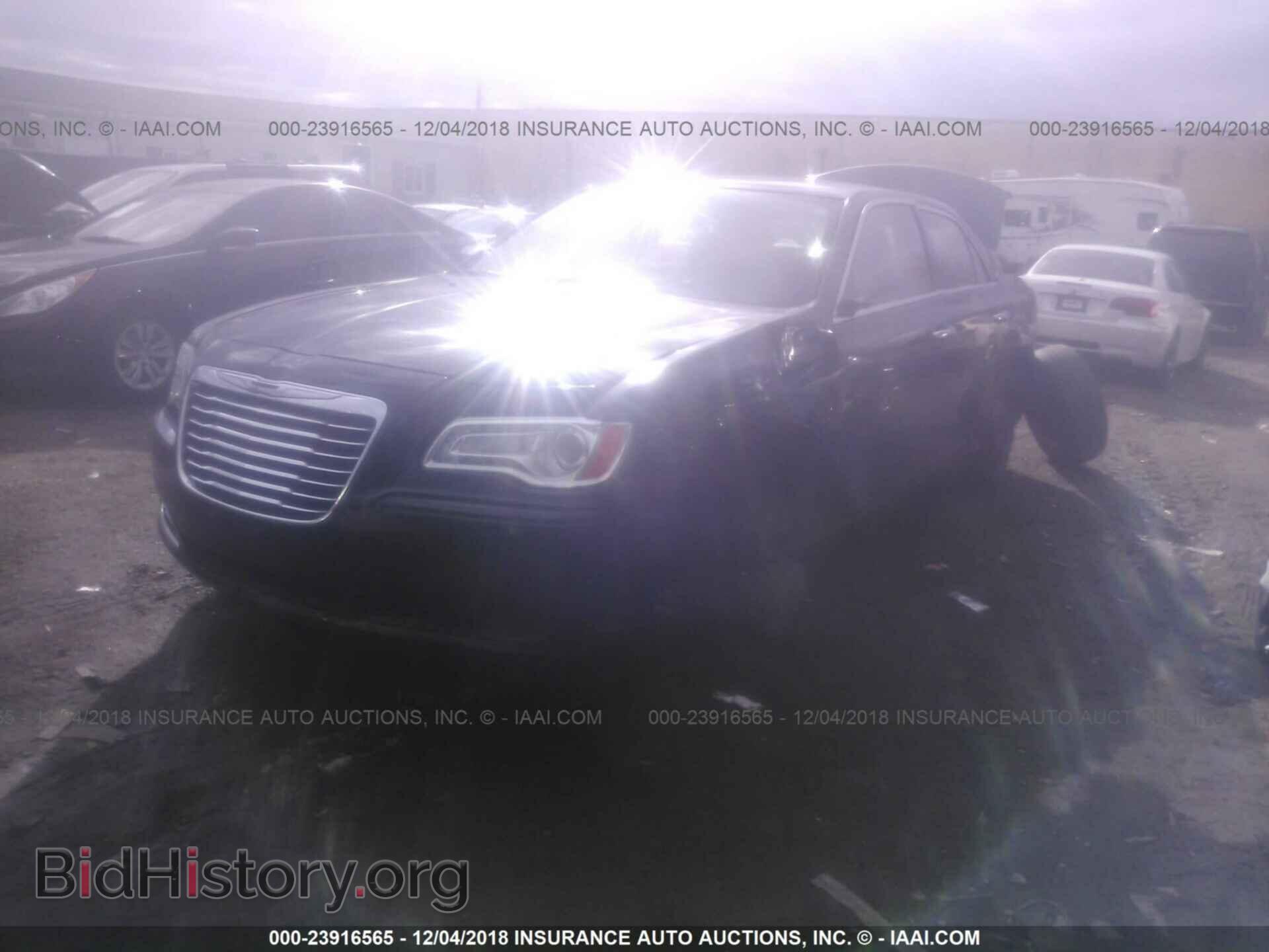 2013 CHRYSLER 300C - VIN: 2C3CCAET7DH585226 - Фото 2