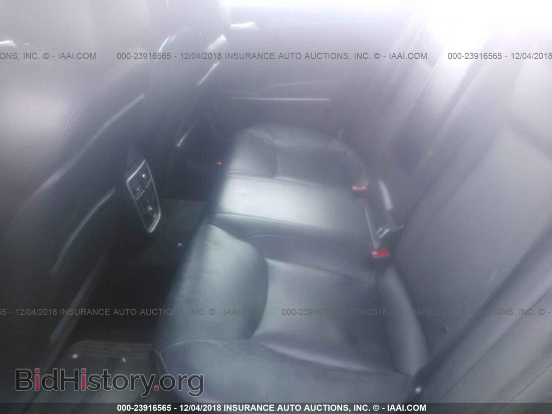 2013 CHRYSLER 300C - VIN: 2C3CCAET7DH585226 - Фото 8
