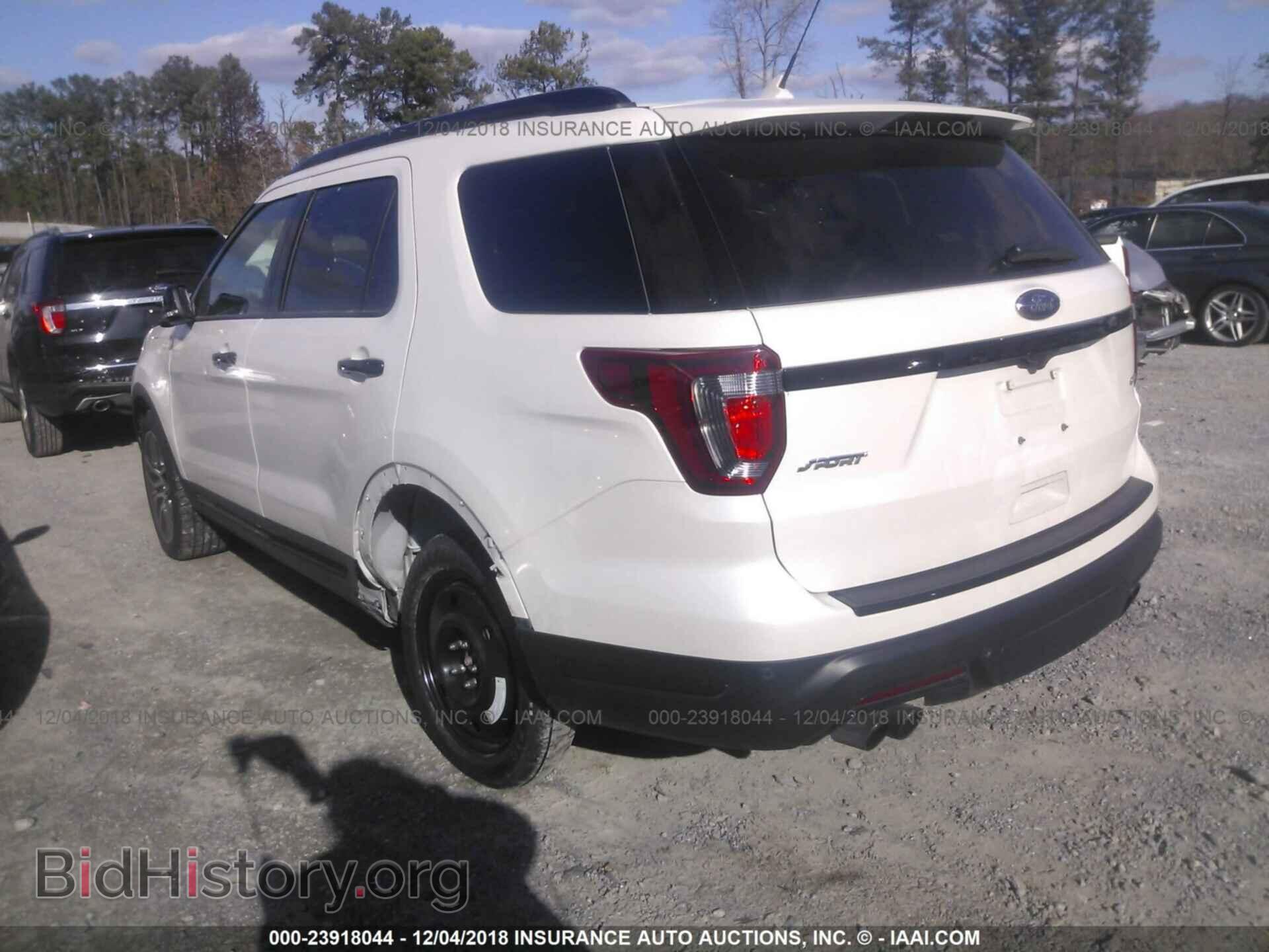2018 Ford Explorer - VIN: 1FM5K8GT1JGB13457 - Фото 3