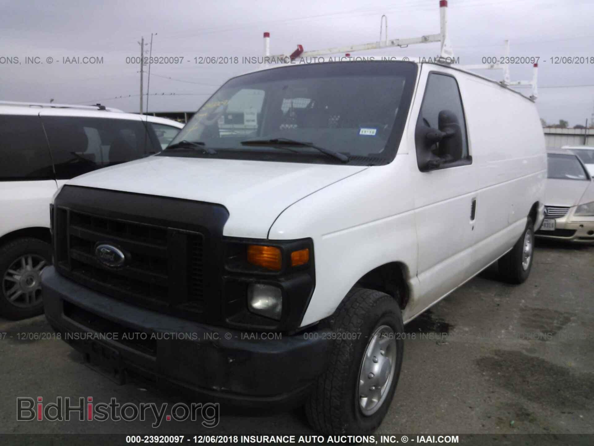 2011 Ford Econoline - VIN: 1FTNE2EL2BDB27334 - Фото 2