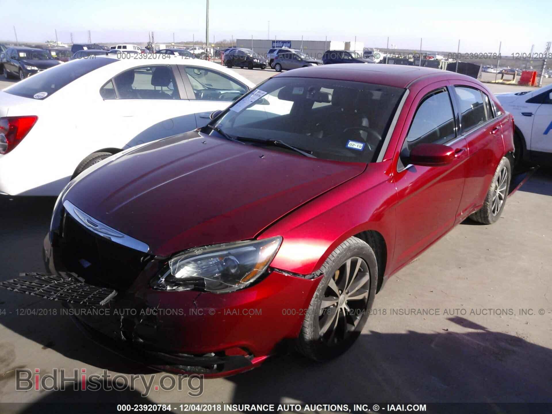 2012 CHRYSLER 200 - VIN: 1C3CCBHG6CN160042 - Фото 2