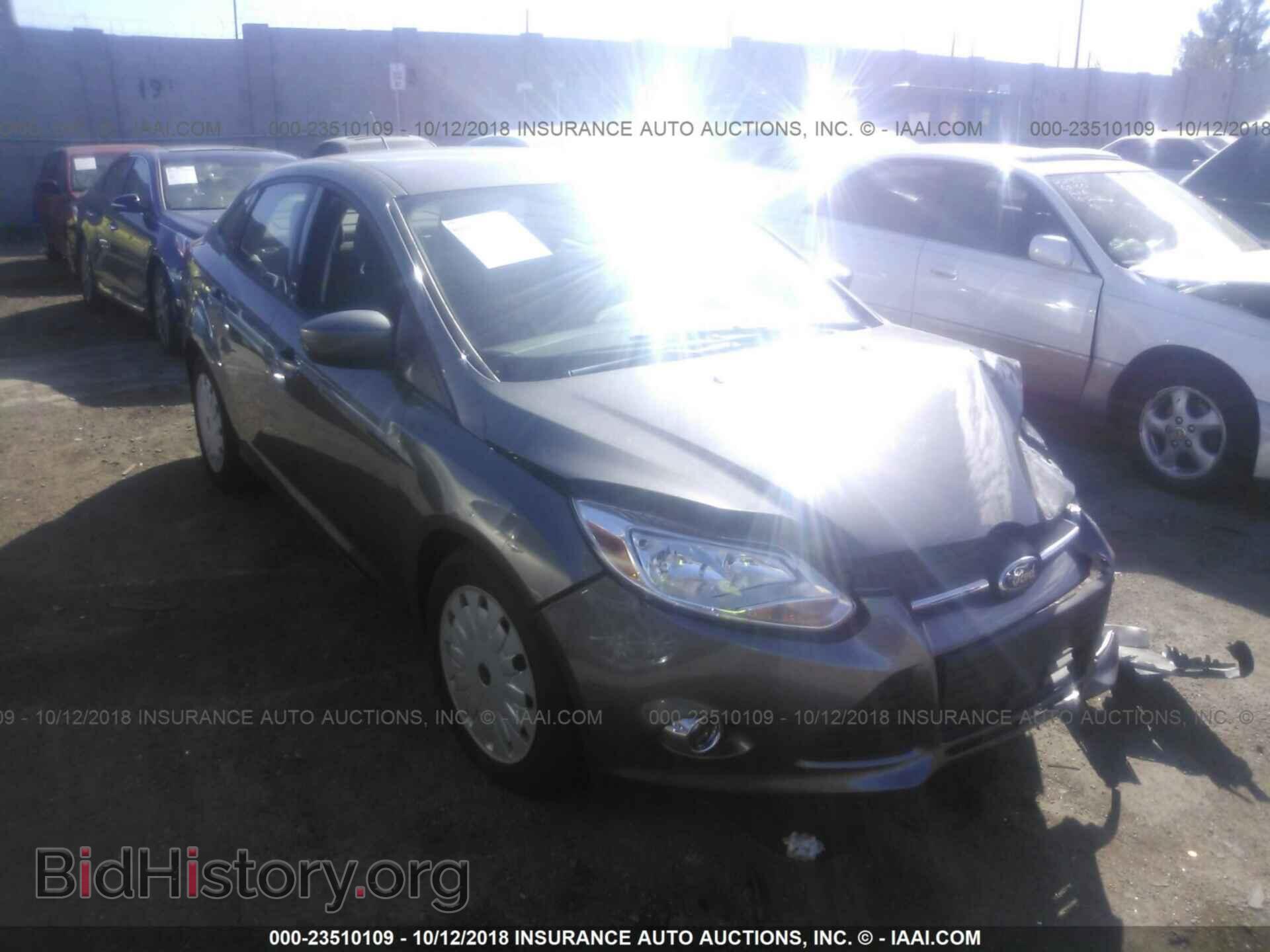 Photo 1FAHP3F28CL295155 - FORD FOCUS 2012