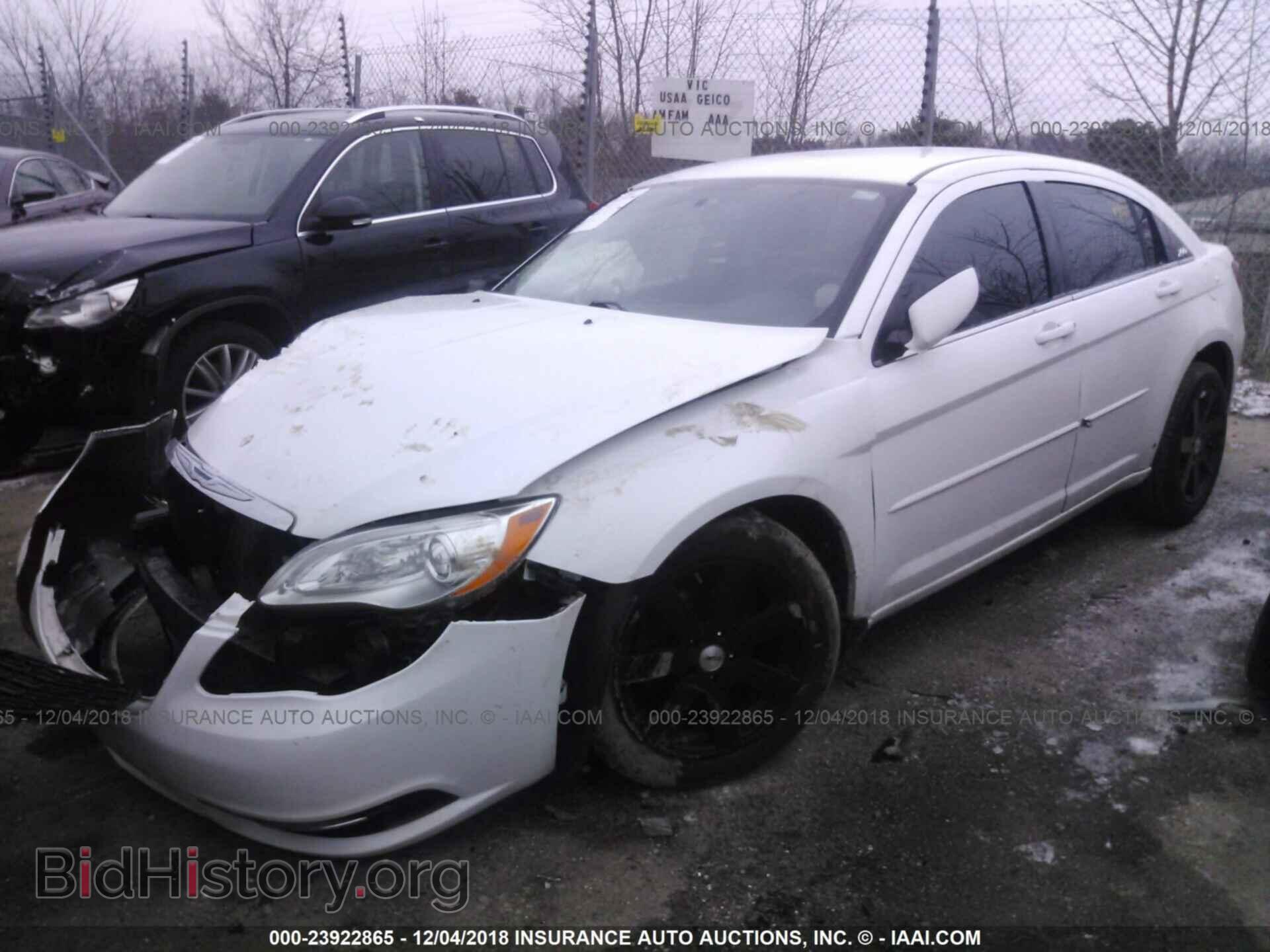 2012 CHRYSLER 200 - VIN: 1C3CCBAB9CN271621 - Фото 2
