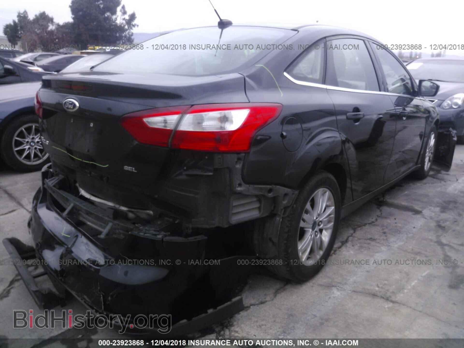 2012 Ford Focus - VIN: 1FAHP3H27CL436679 - Photo 4