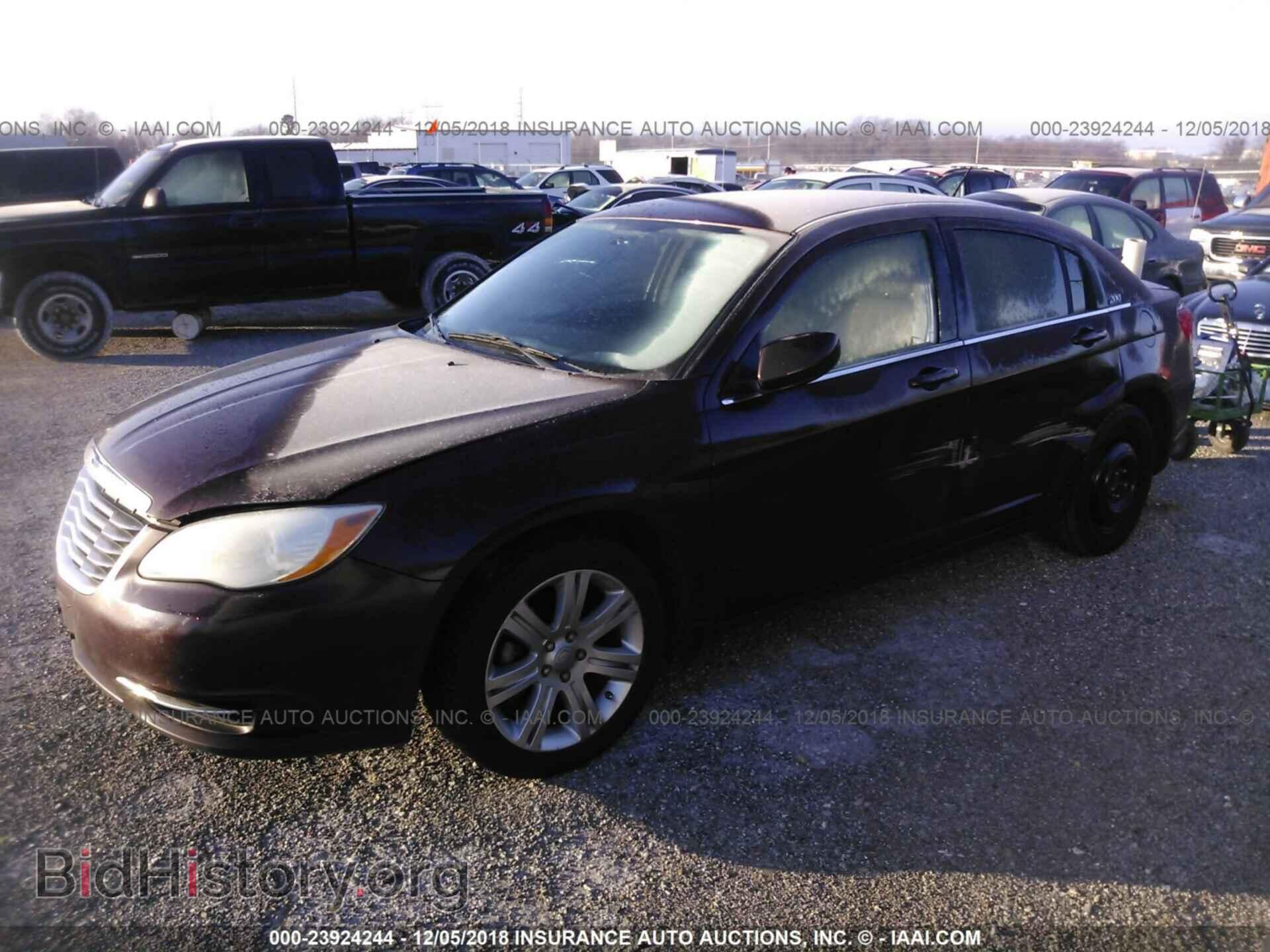 2013 Chrysler 200 - VIN: 1C3CCBBBXDN649803 - Photo 2