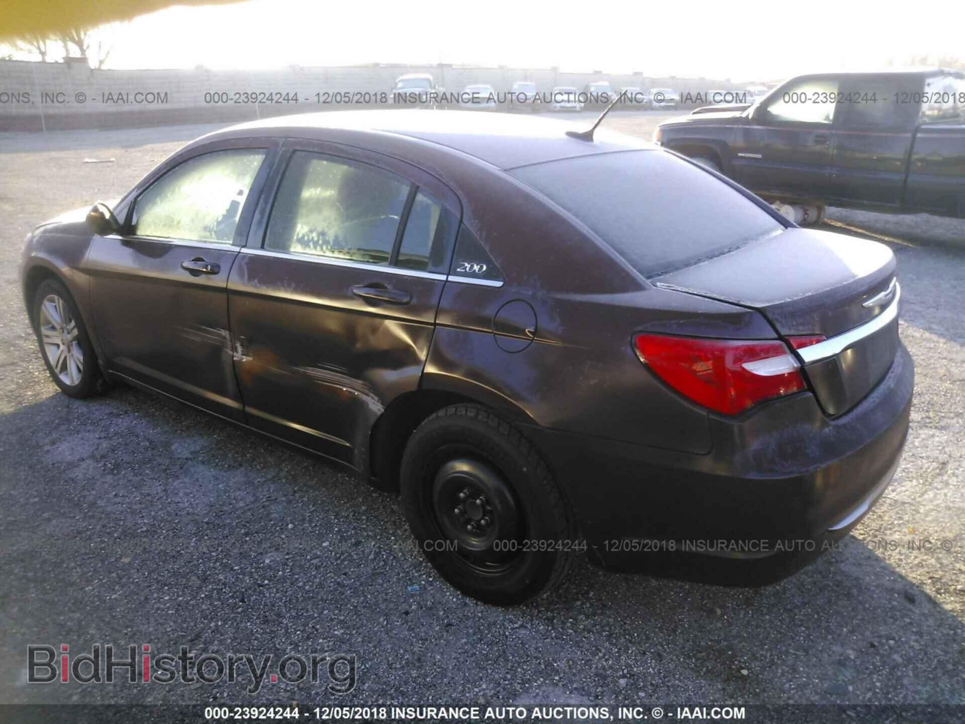 2013 Chrysler 200 - VIN: 1C3CCBBBXDN649803 - Photo 3
