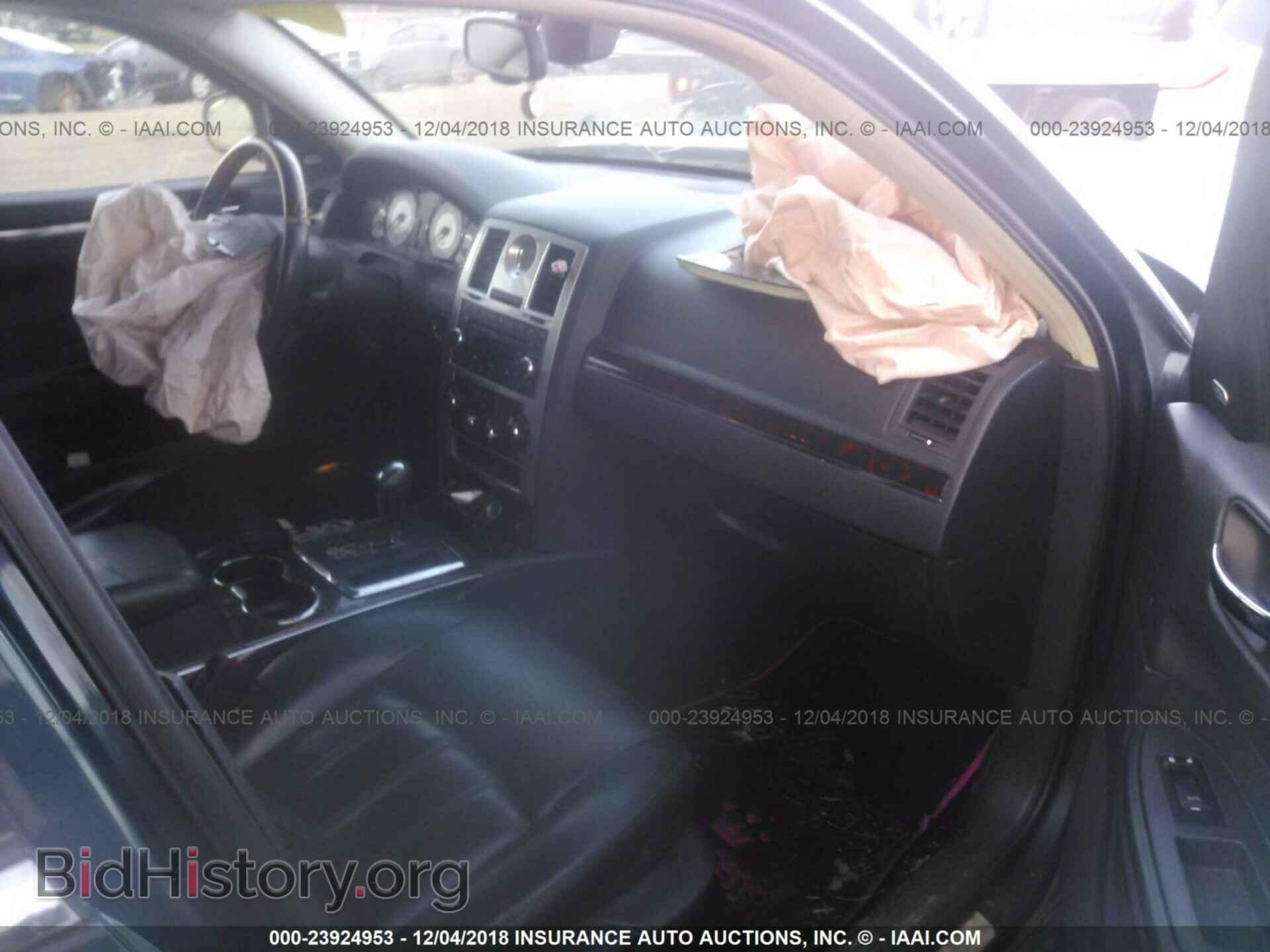 2008 CHRYSLER 300C - VIN: 2C3KA63H88H321547 - Фото 5