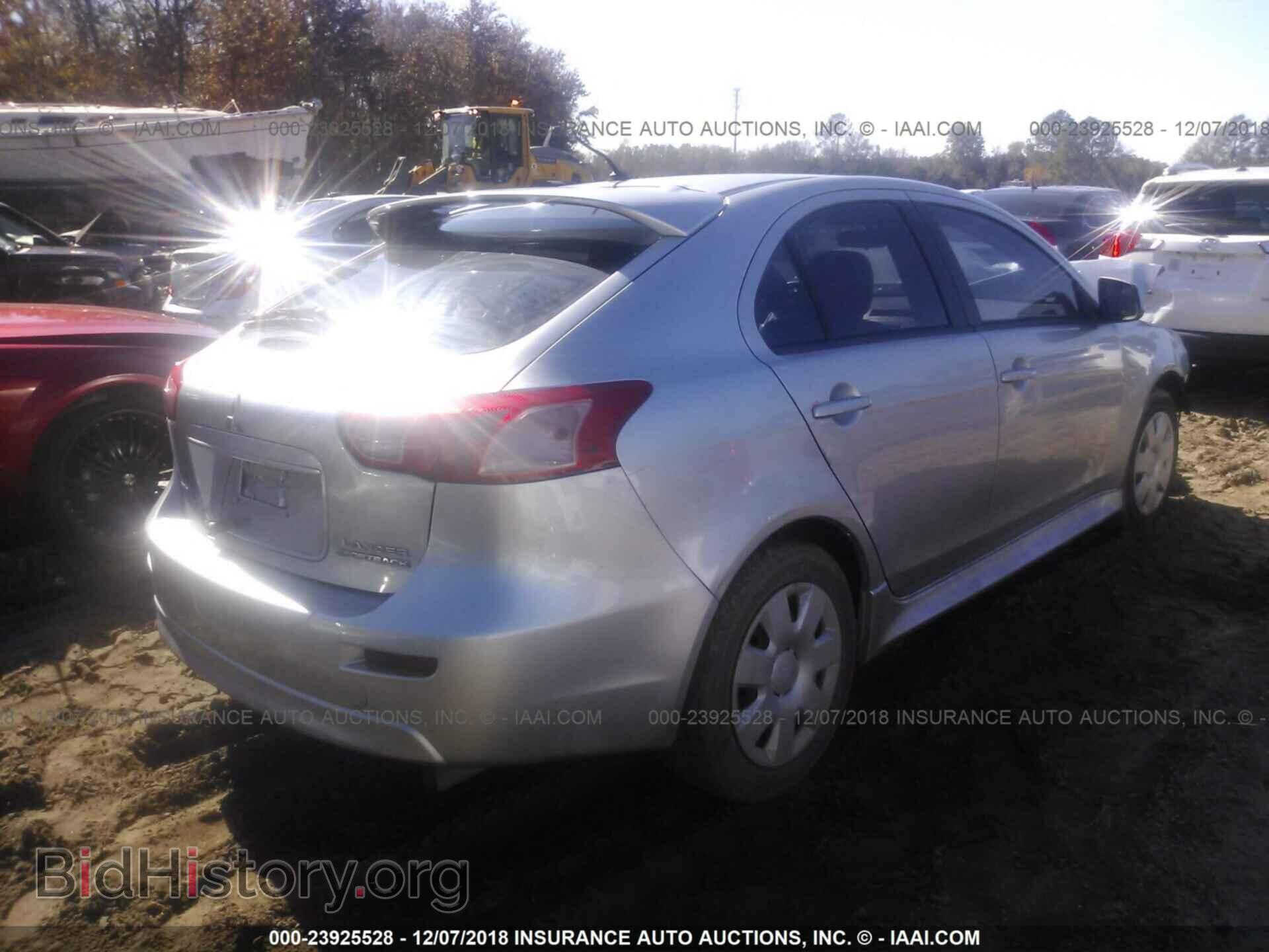 2011 Mitsubishi Lancer - VIN: JA32X2HU7BU002295 - Фото 4