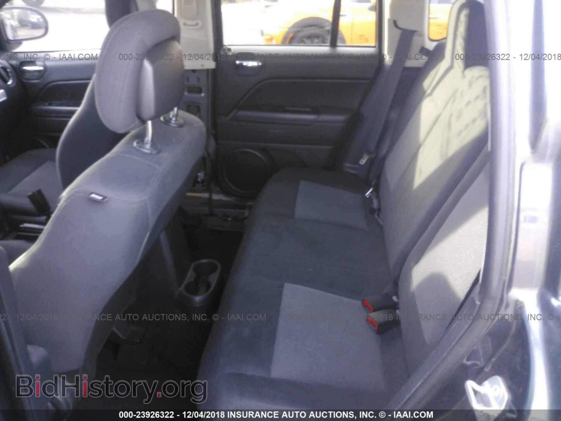 2014 JEEP COMPASS - VIN: 1C4NJDBBXED773759 - Photo 8