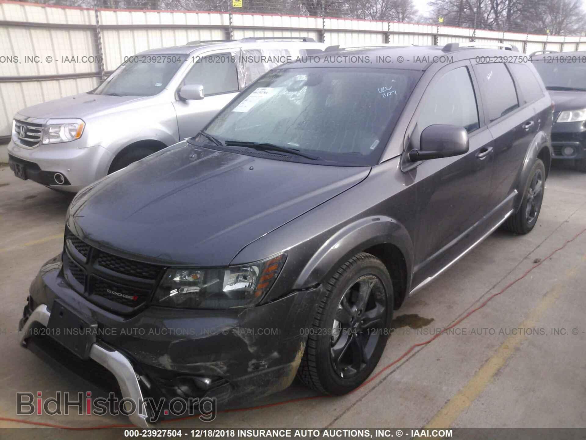 2018 Dodge Journey - VIN: 3C4PDCGG4JT379225 - Photo 2