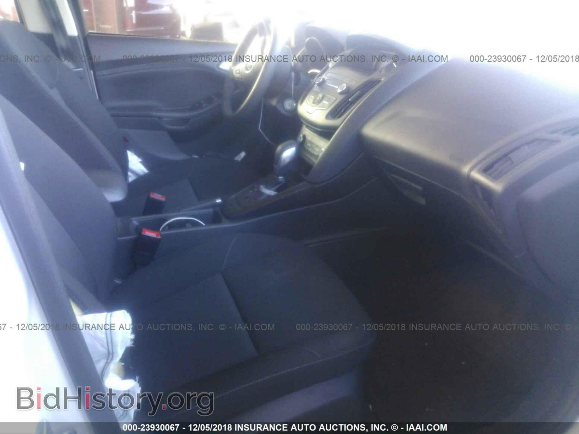 2018 Ford Focus - VIN: 1FADP3F27JL270811 - Фото 5