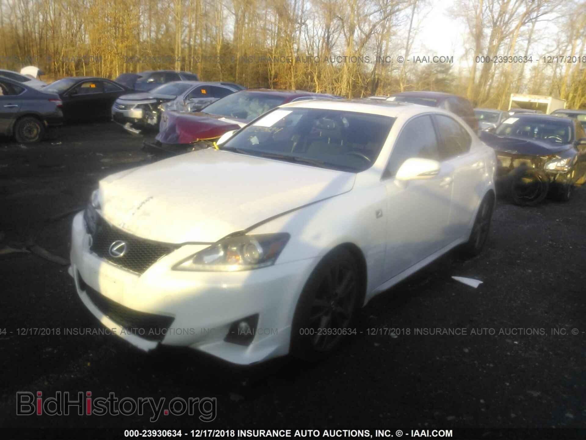 2011 LEXUS IS - VIN: JTHBF5C20B5139728 - Photo 2