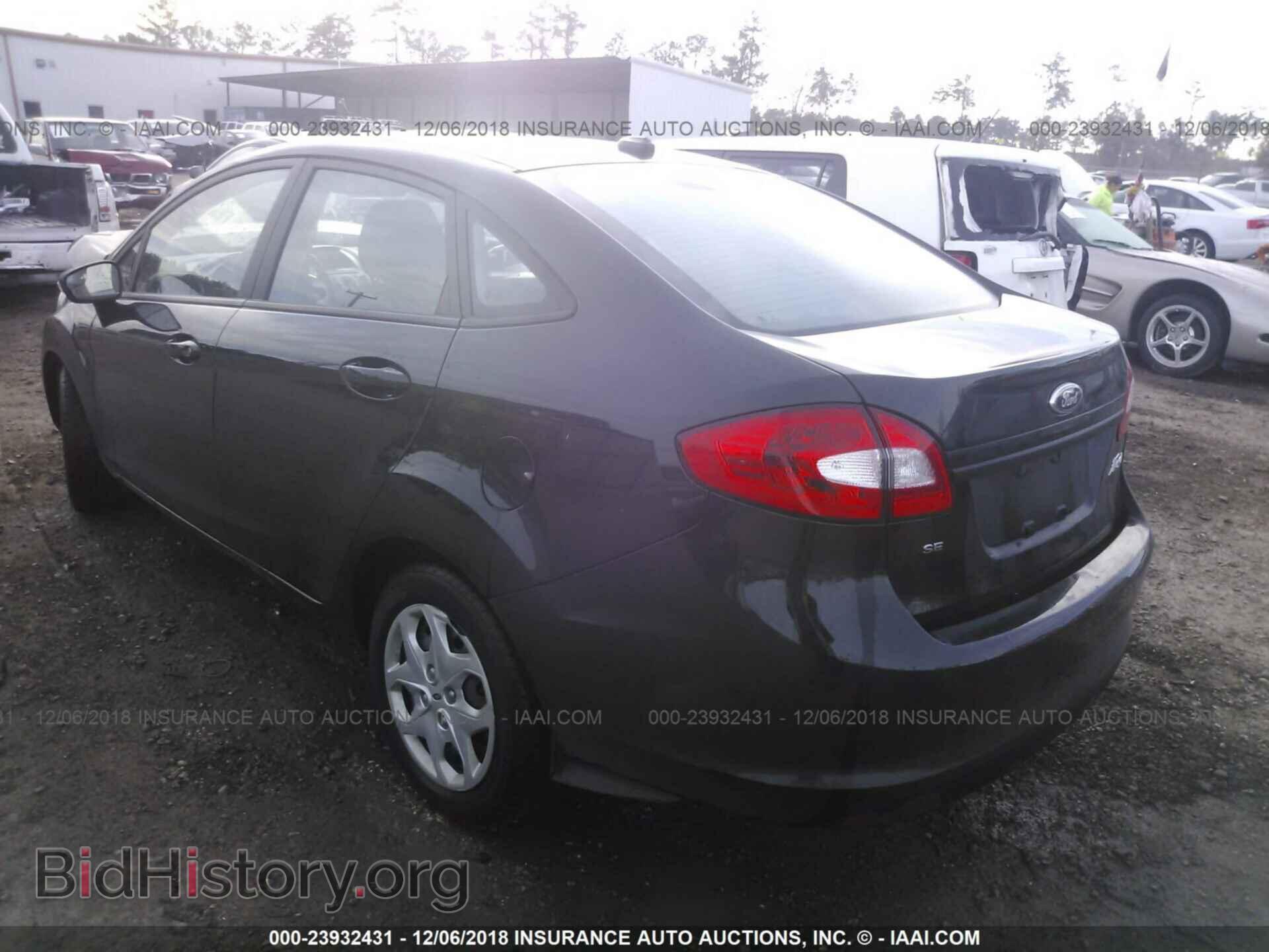 2013 Ford Fiesta - VIN: 3FADP4BJXDM218420 - Фото 3