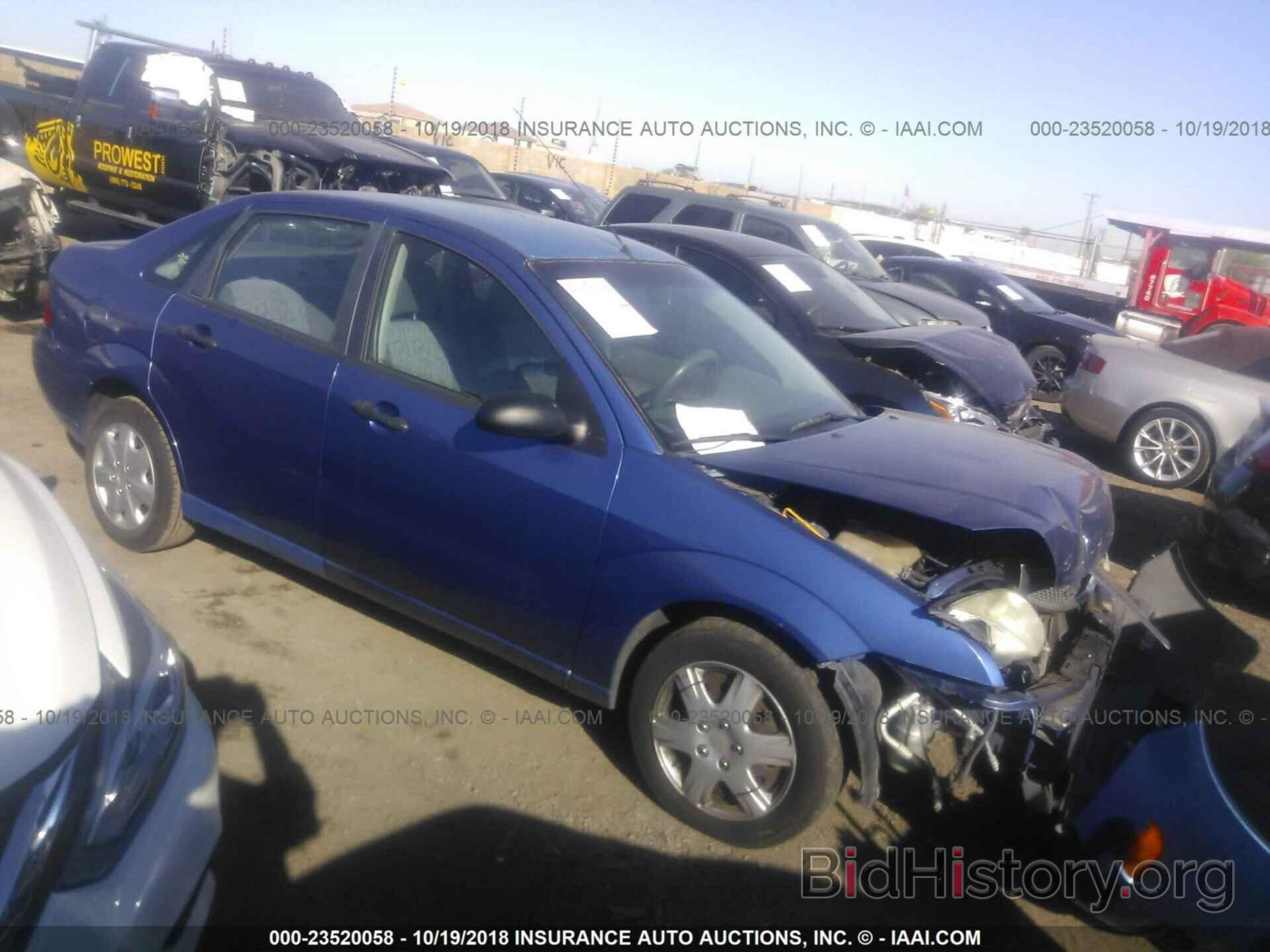 Photo 1FAHP34N75W158223 - FORD FOCUS 2005