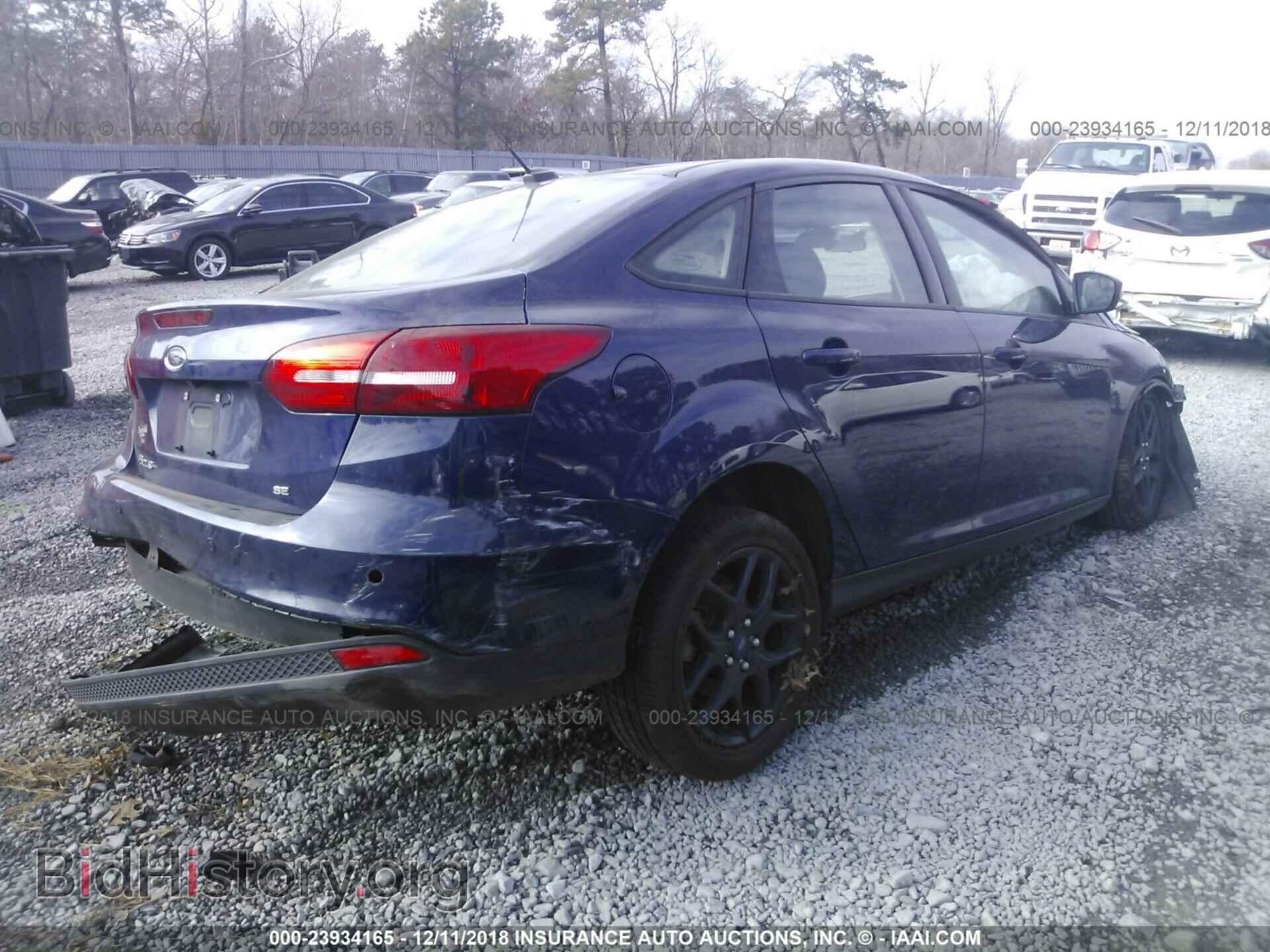 2016 Ford Focus - VIN: 1FADP3F22GL206894 - Фото 4