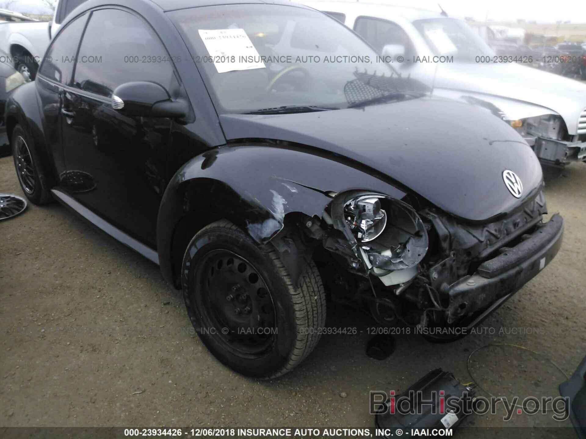 Photo 3VWPW3AG2AM020966 - VOLKSWAGEN NEW BEETLE 2010