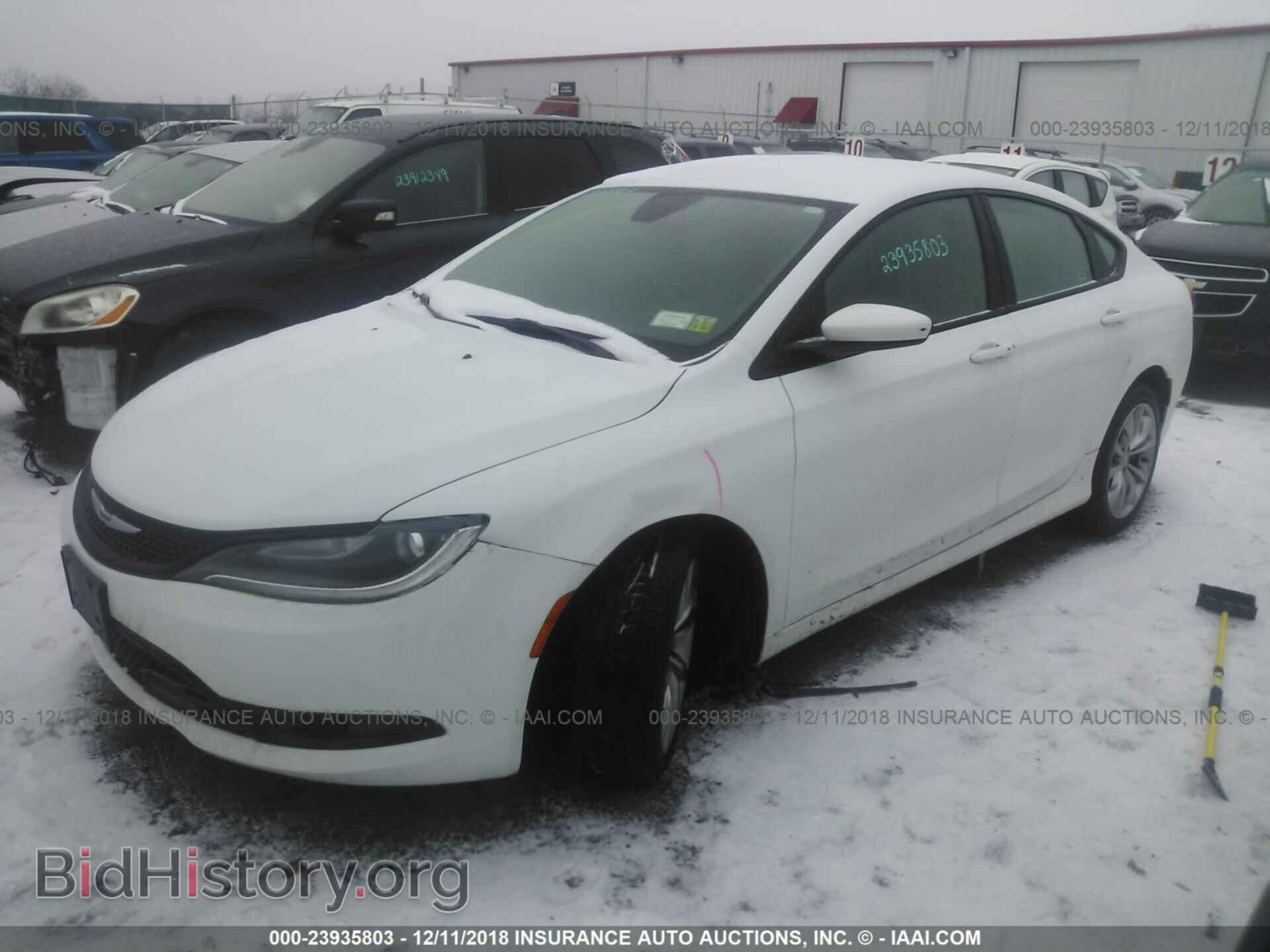 2016 Chrysler 200 - VIN: 1C3CCCBB8GN113698 - Photo 2