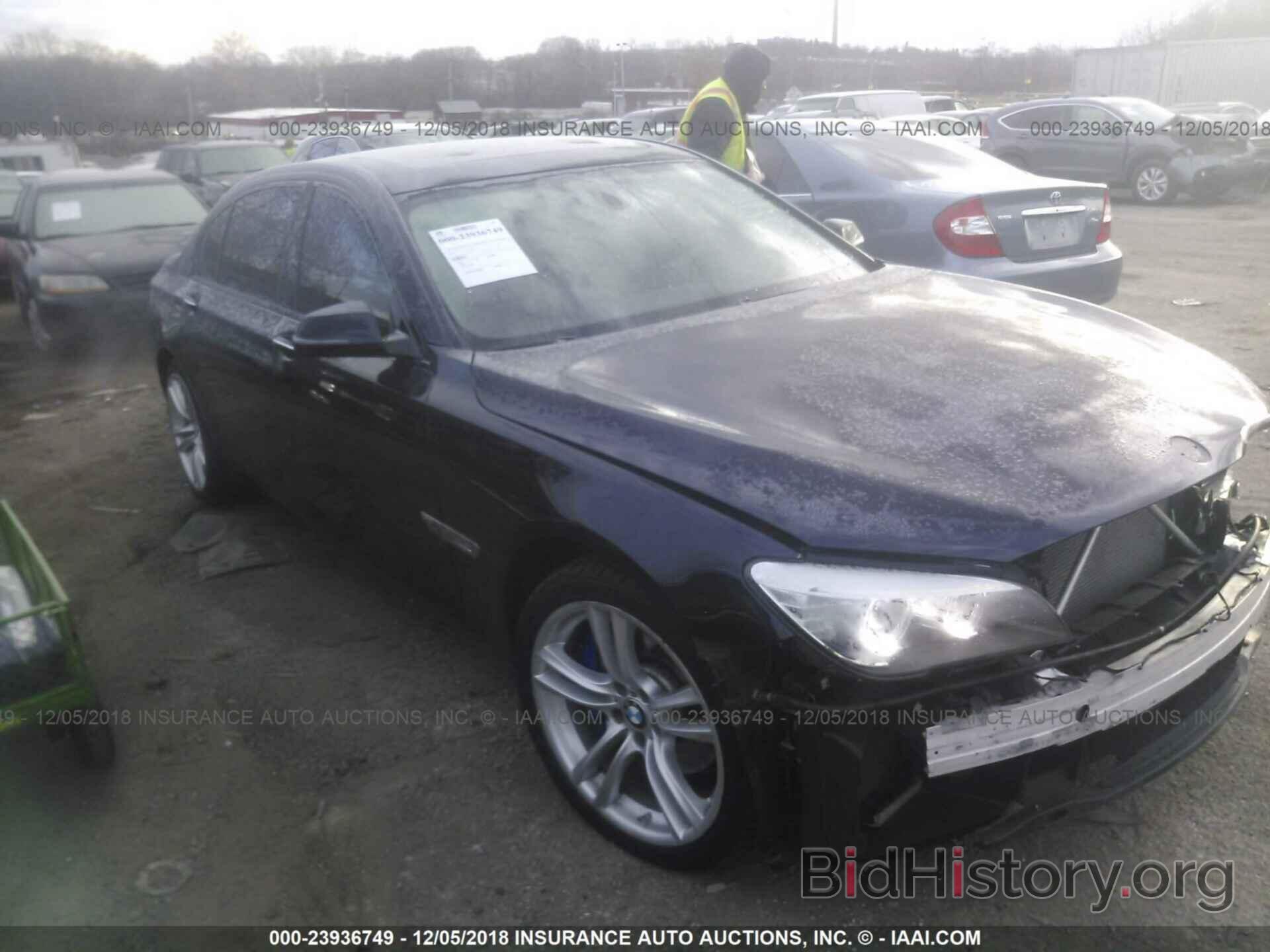 Photo WBAYE4C52DD136953 - BMW 740 2013