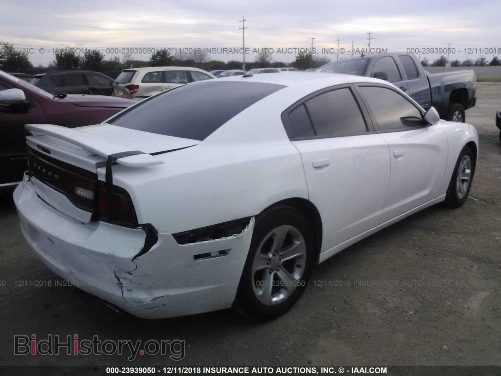 2012 Dodge Charger - VIN: 2C3CDXHG8CH233365 - Фото 4