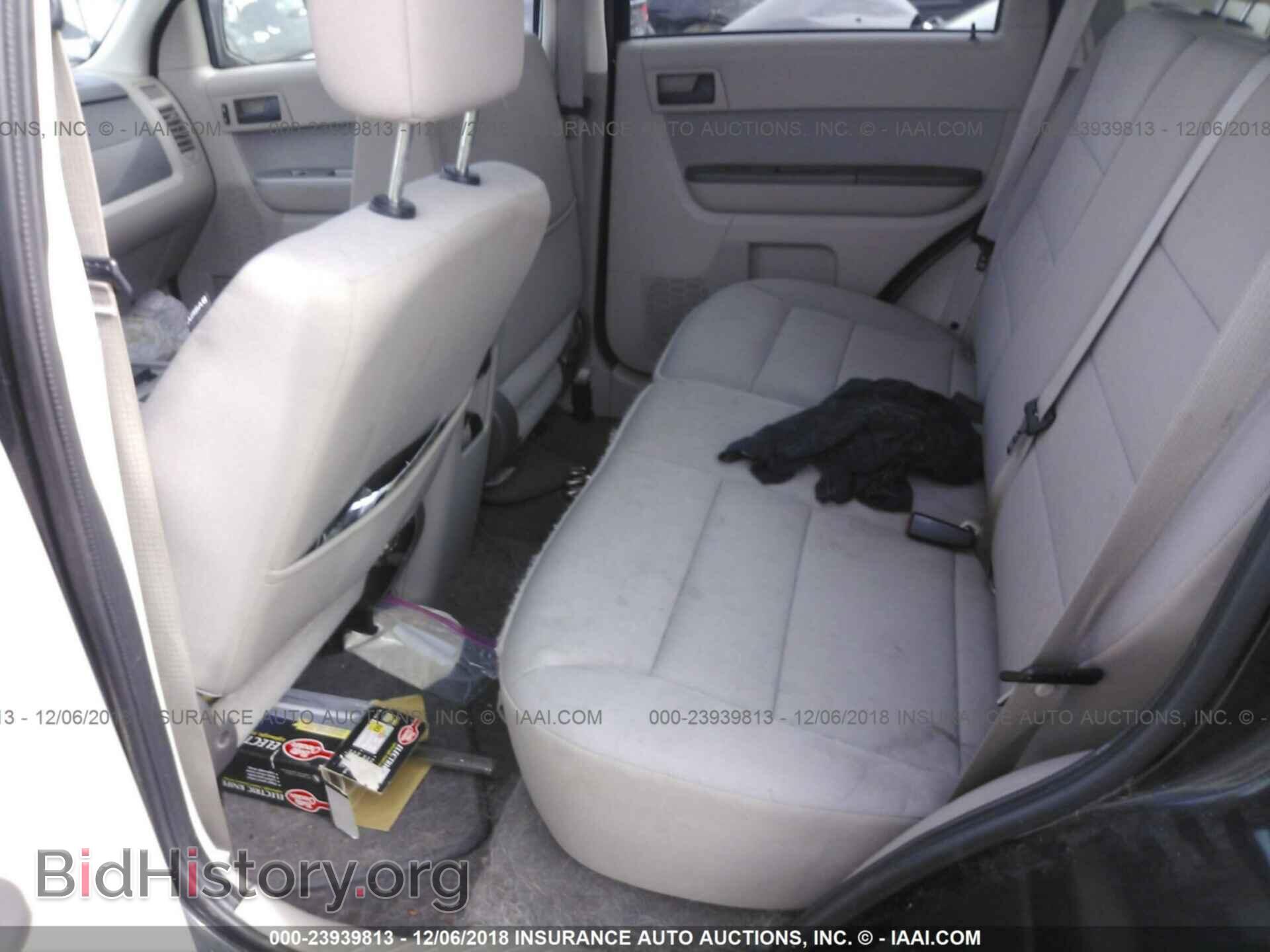 2011 FORD ESCAPE - VIN: 1FMCU0D7XBKB43940 - Photo 8