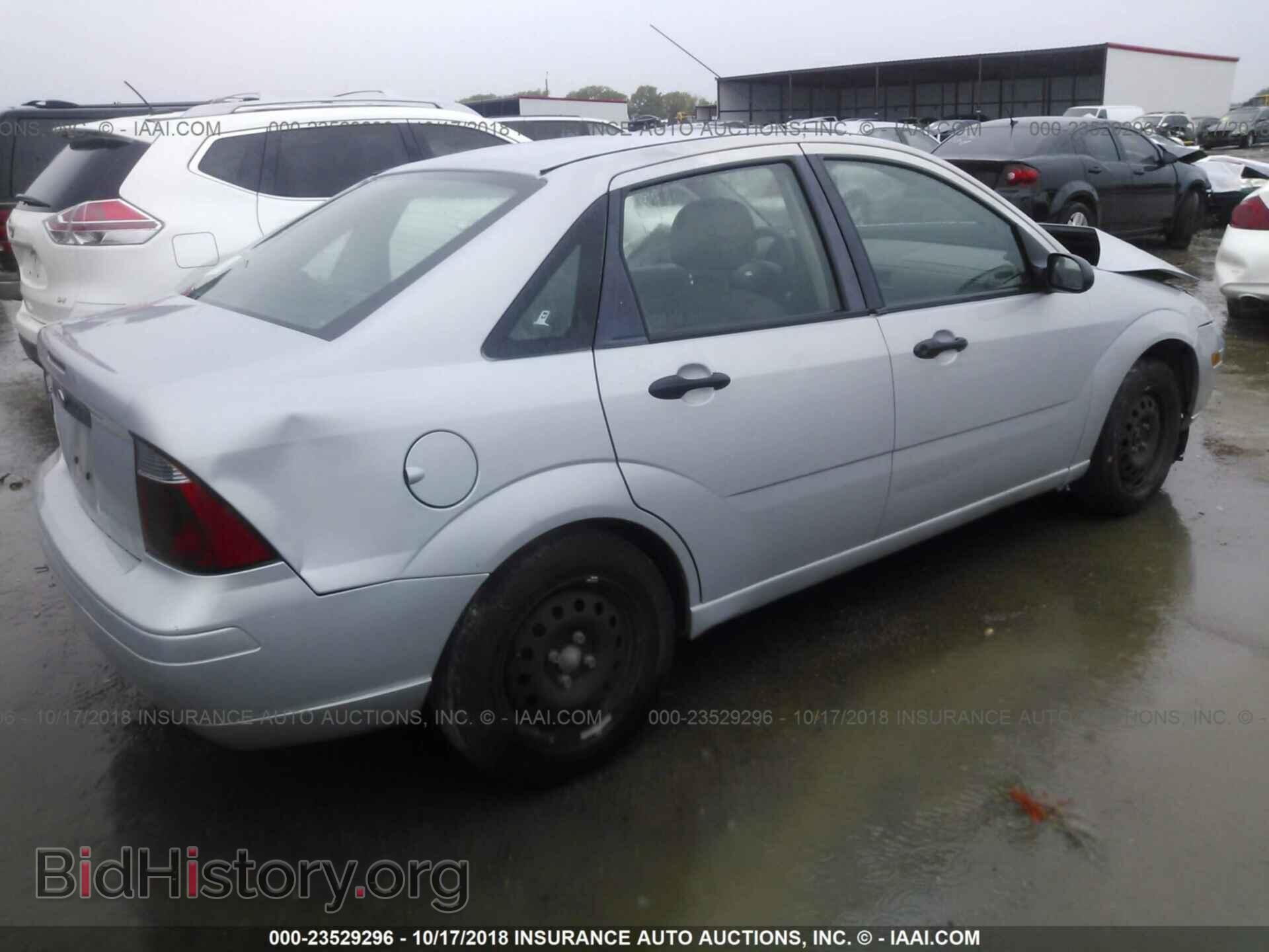 2007 FORD FOCUS - VIN: 1FAFP34N47W267068 - Photo 4