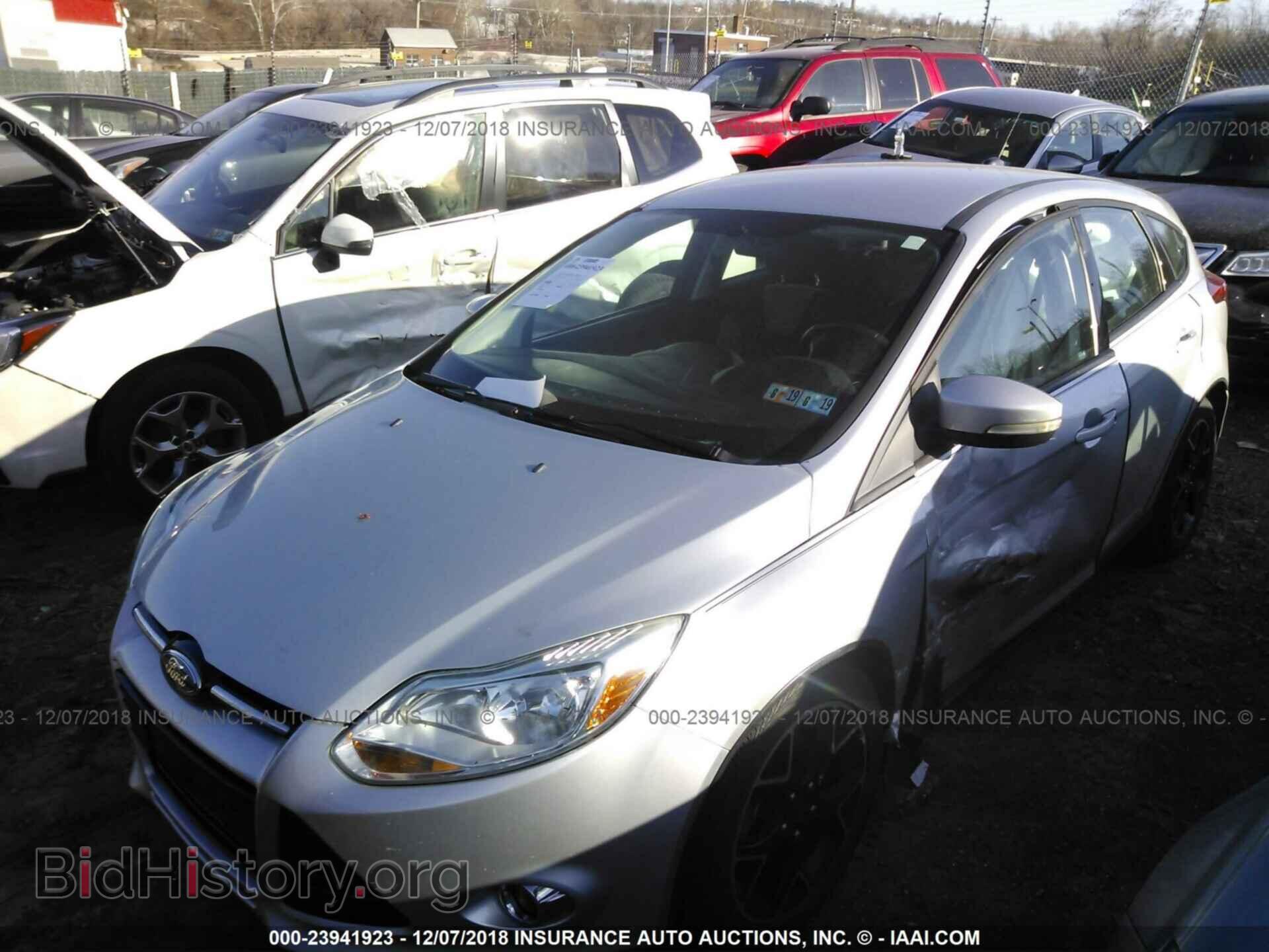 2012 Ford Focus - VIN: 1FAHP3K28CL327317 - Photo 2