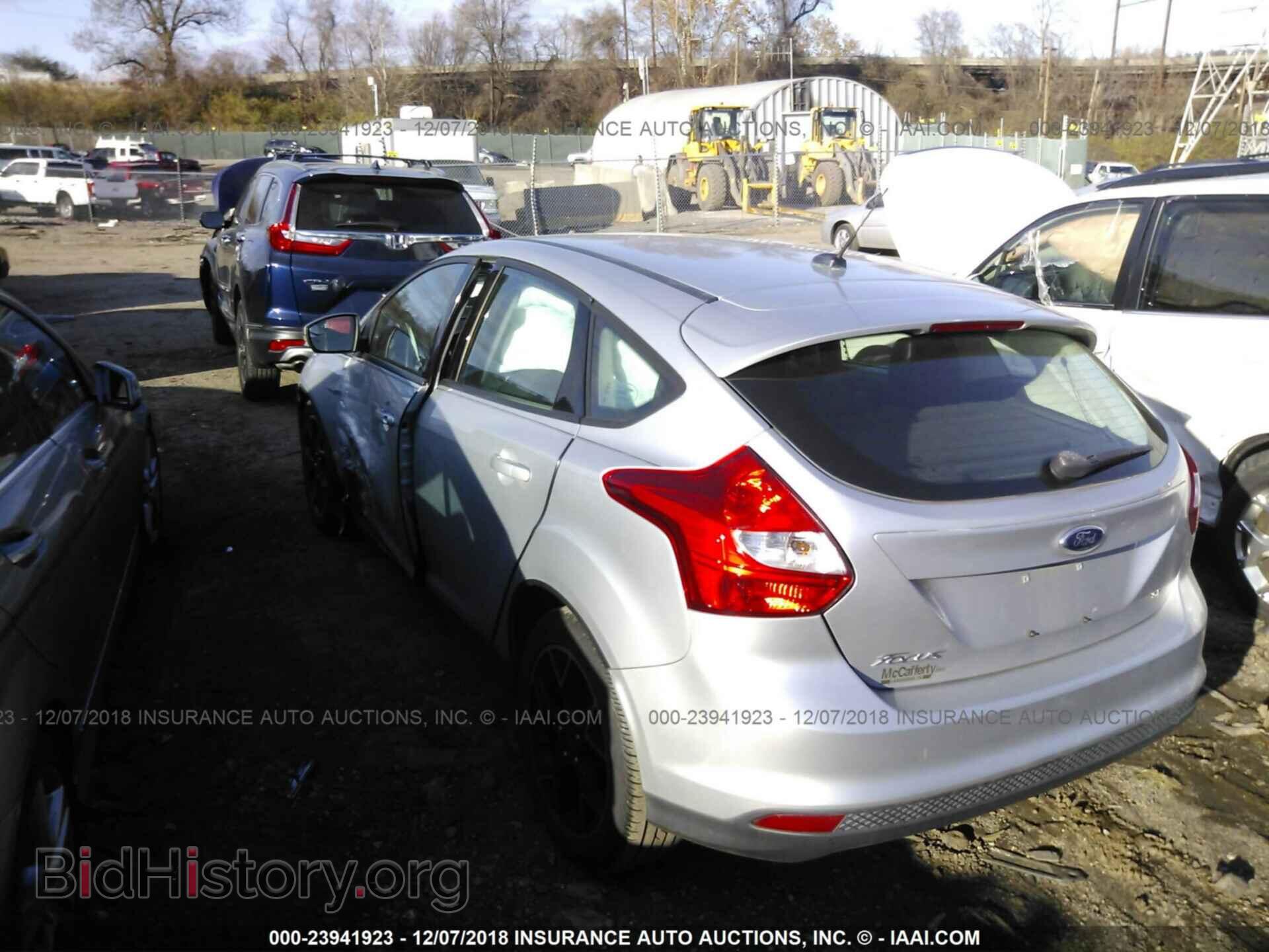 2012 Ford Focus - VIN: 1FAHP3K28CL327317 - Photo 3