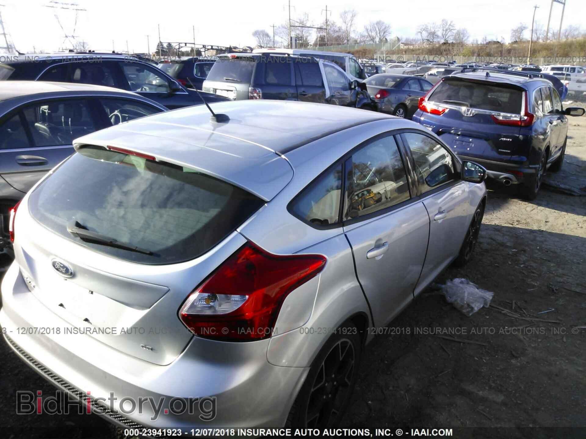 2012 Ford Focus - VIN: 1FAHP3K28CL327317 - Photo 4