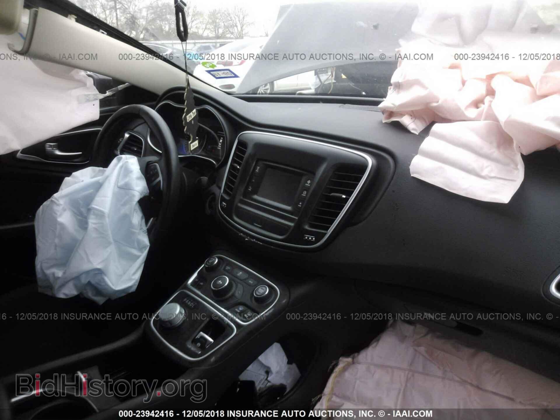2015 Chrysler 200 - VIN: 1C3CCCAB2FN692252 - Photo 5