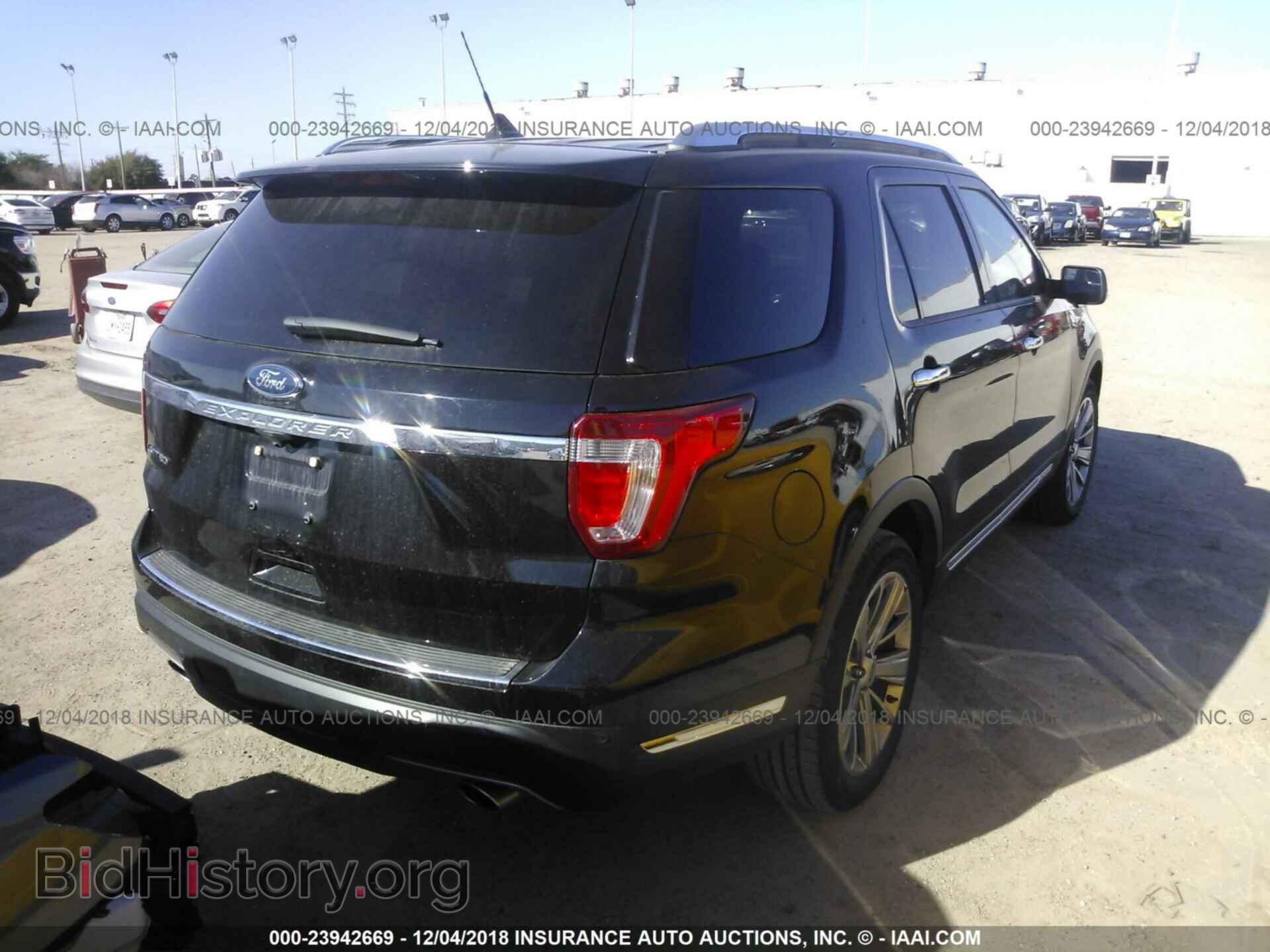 2018 Ford Explorer - VIN: 1FM5K7F8XJGB57769 - Фото 4