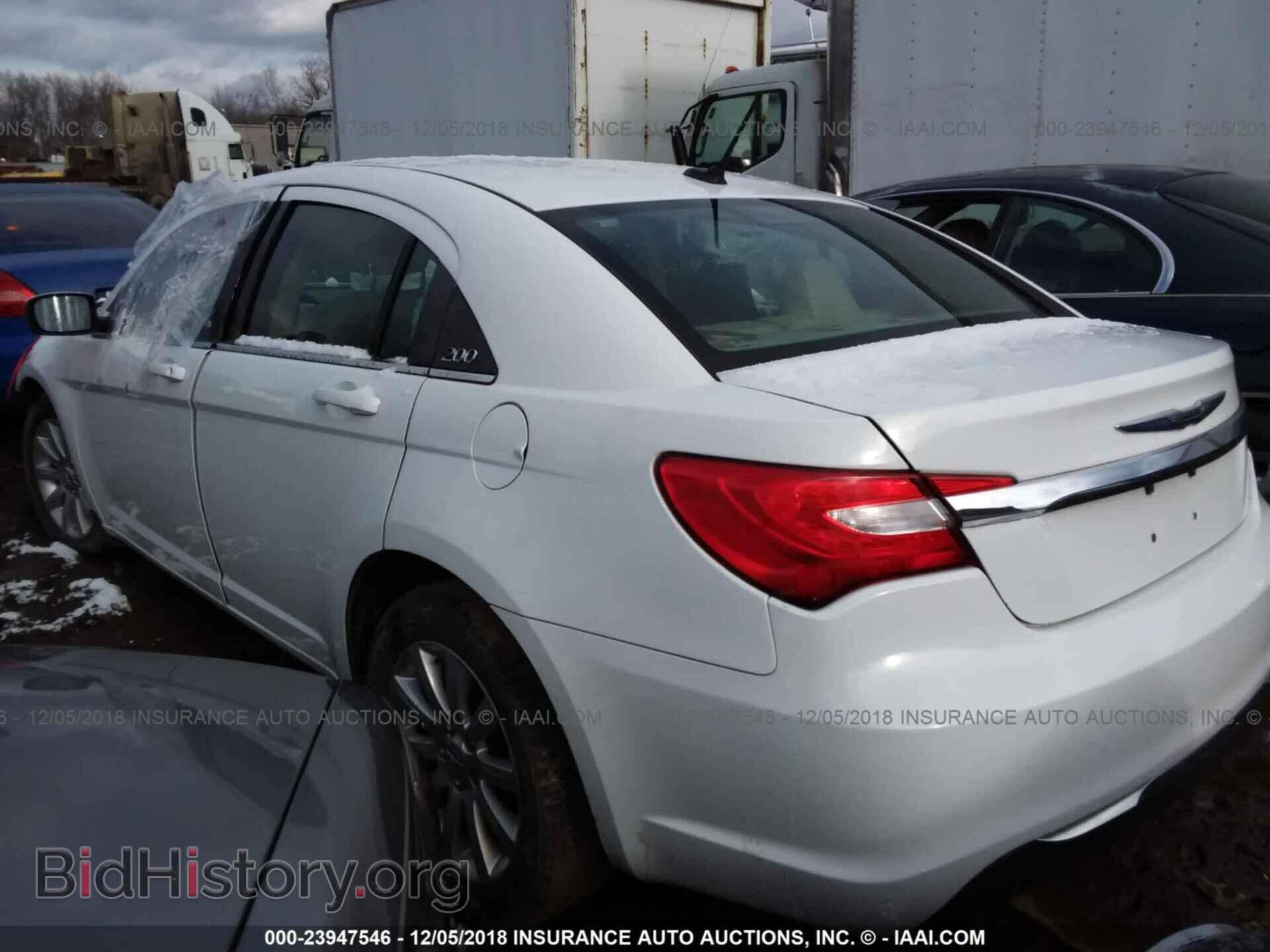 2014 Chrysler 200 - VIN: 1C3CCBBB0EN185776 - Photo 3