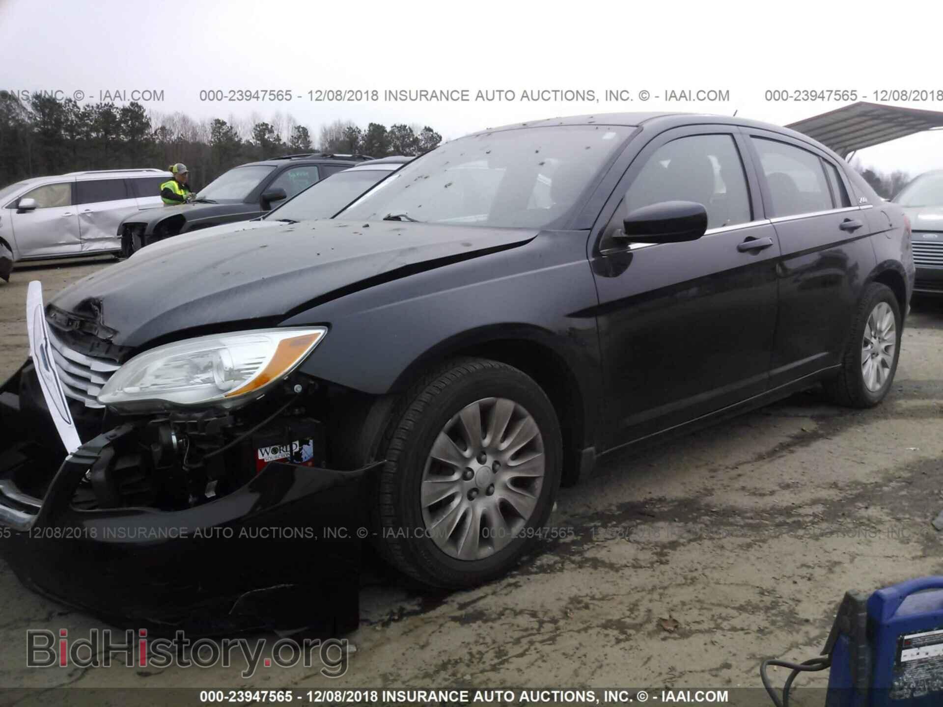 2014 CHRYSLER 200 - VIN: 1C3CCBAB2EN209206 - Фото 2