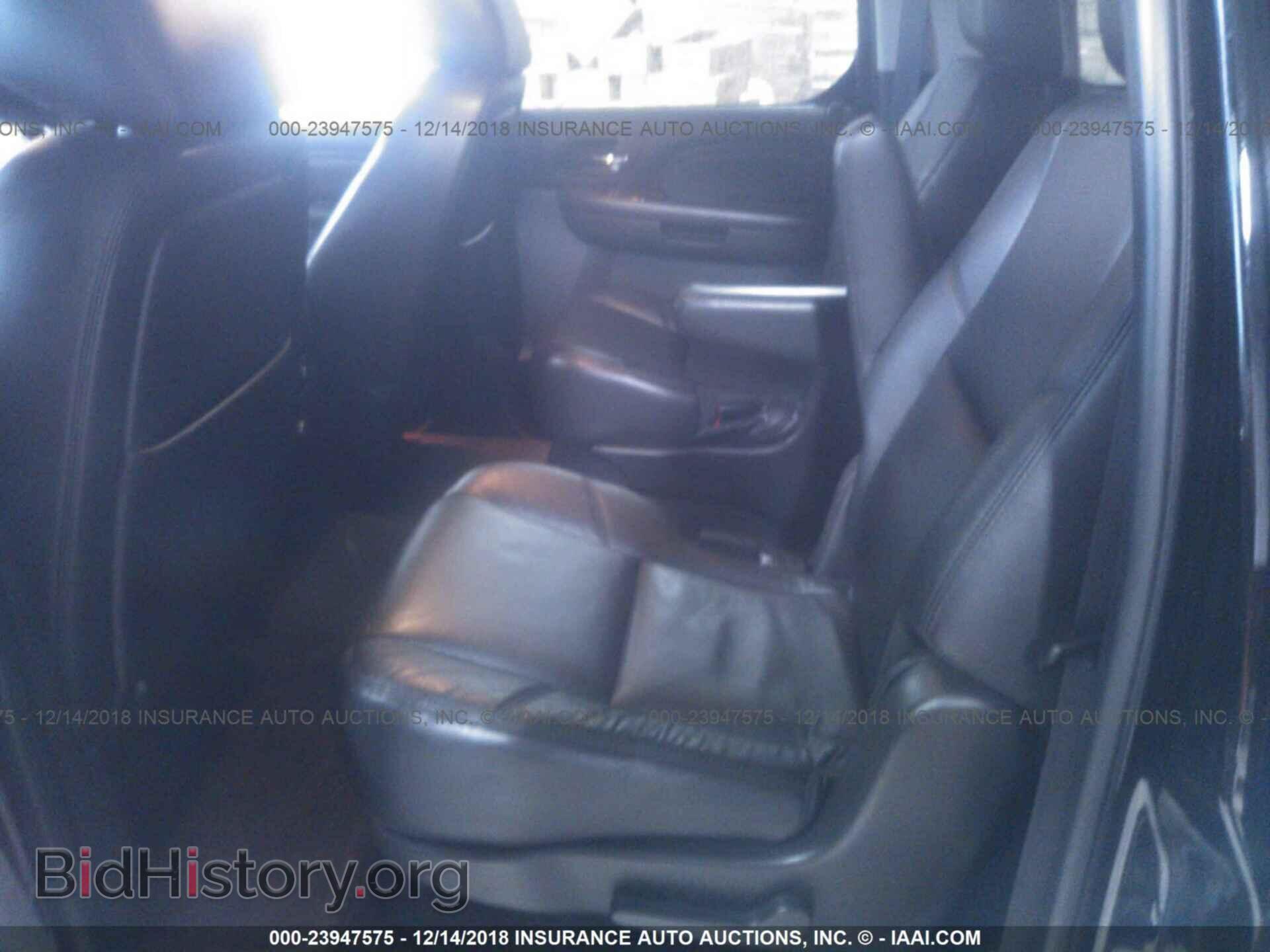 2011 CADILLAC ESCALADE - VIN: 1GYS3JEF3BR261294 - Фото 8