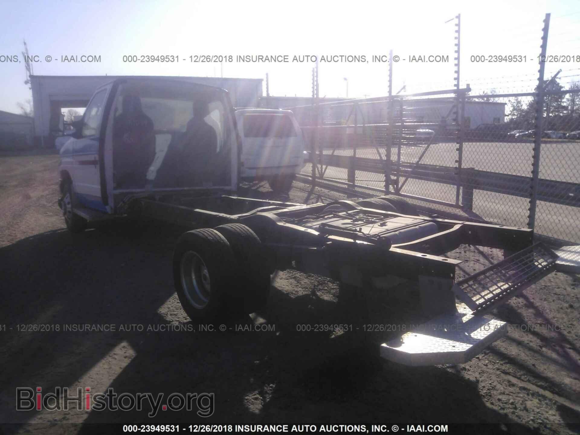2014 FORD ECONOLINE - VIN: 1FDXE4FS9EDB05972 - Photo 3