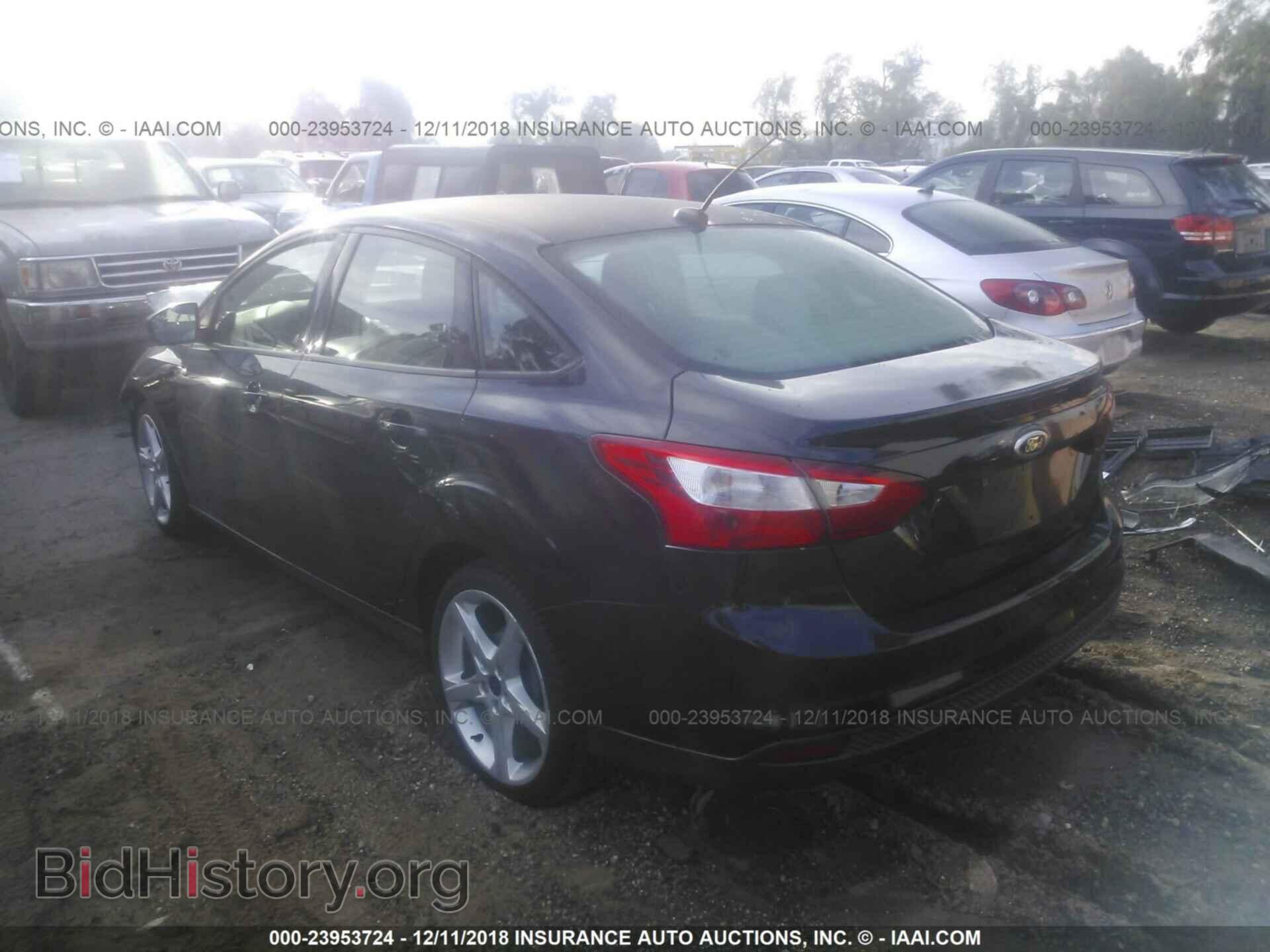 2012 Ford Focus - VIN: 1FAHP3F28CL338117 - Photo 3