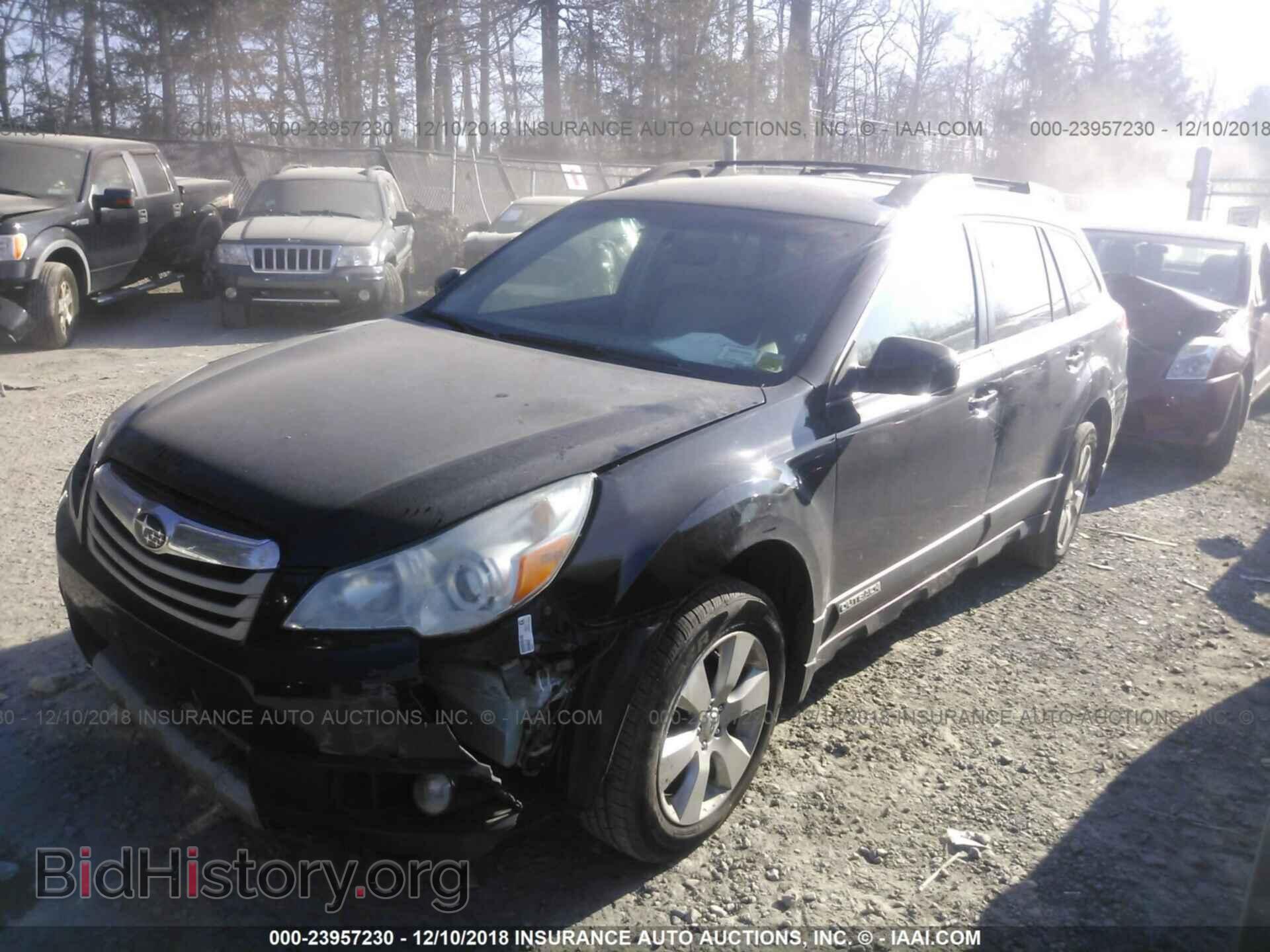 2011 Subaru Outback - VIN: 4S4BRBKC5B3435112 - Фото 2