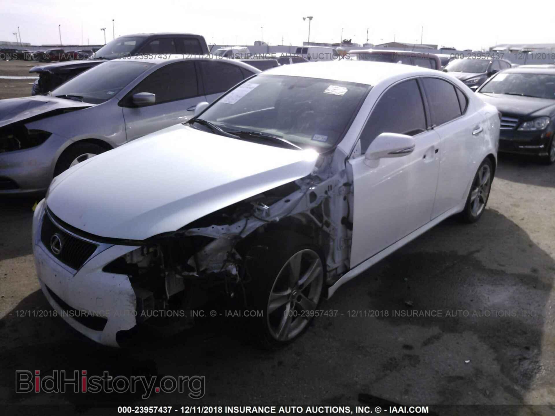 2011 LEXUS IS - VIN: JTHBF5C23B5149640 - Фото 2