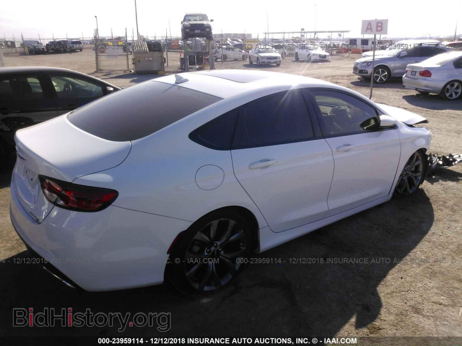 2016 CHRYSLER 200 - VIN: 1C3CCCDG7GN110526 - Photo 4