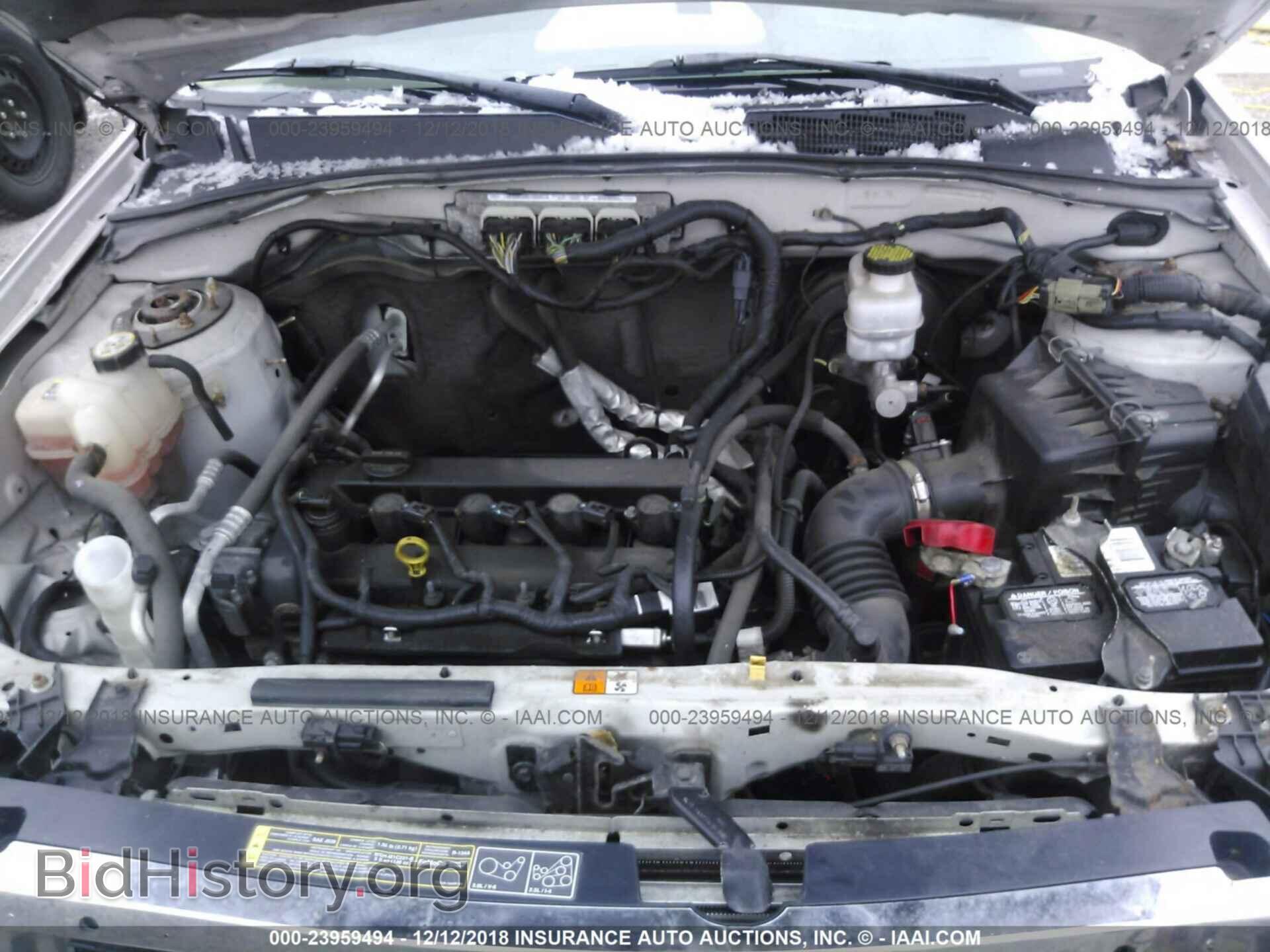 2011 Ford Escape - VIN: 1FMCU9D76BKB04041 - Фото 10