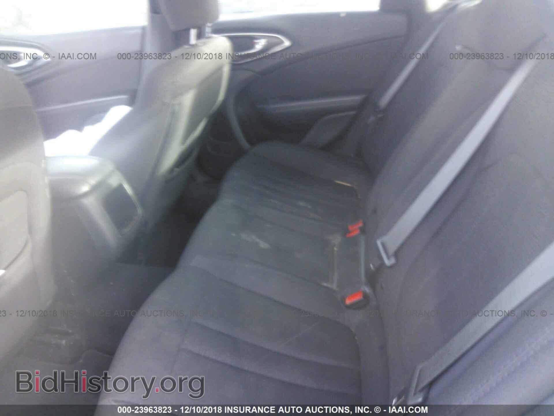 2016 CHRYSLER 200 - VIN: 1C3CCCABXGN108567 - Photo 8