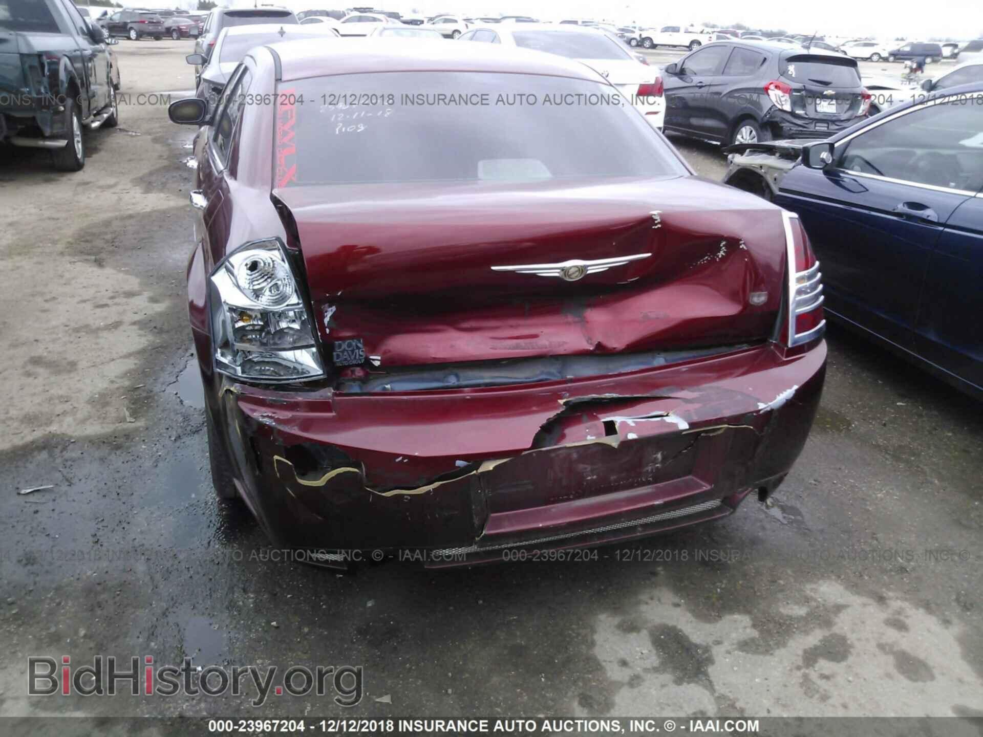 2006 CHRYSLER 300C - VIN: 2C3KA63H26H423875 - Фото 6