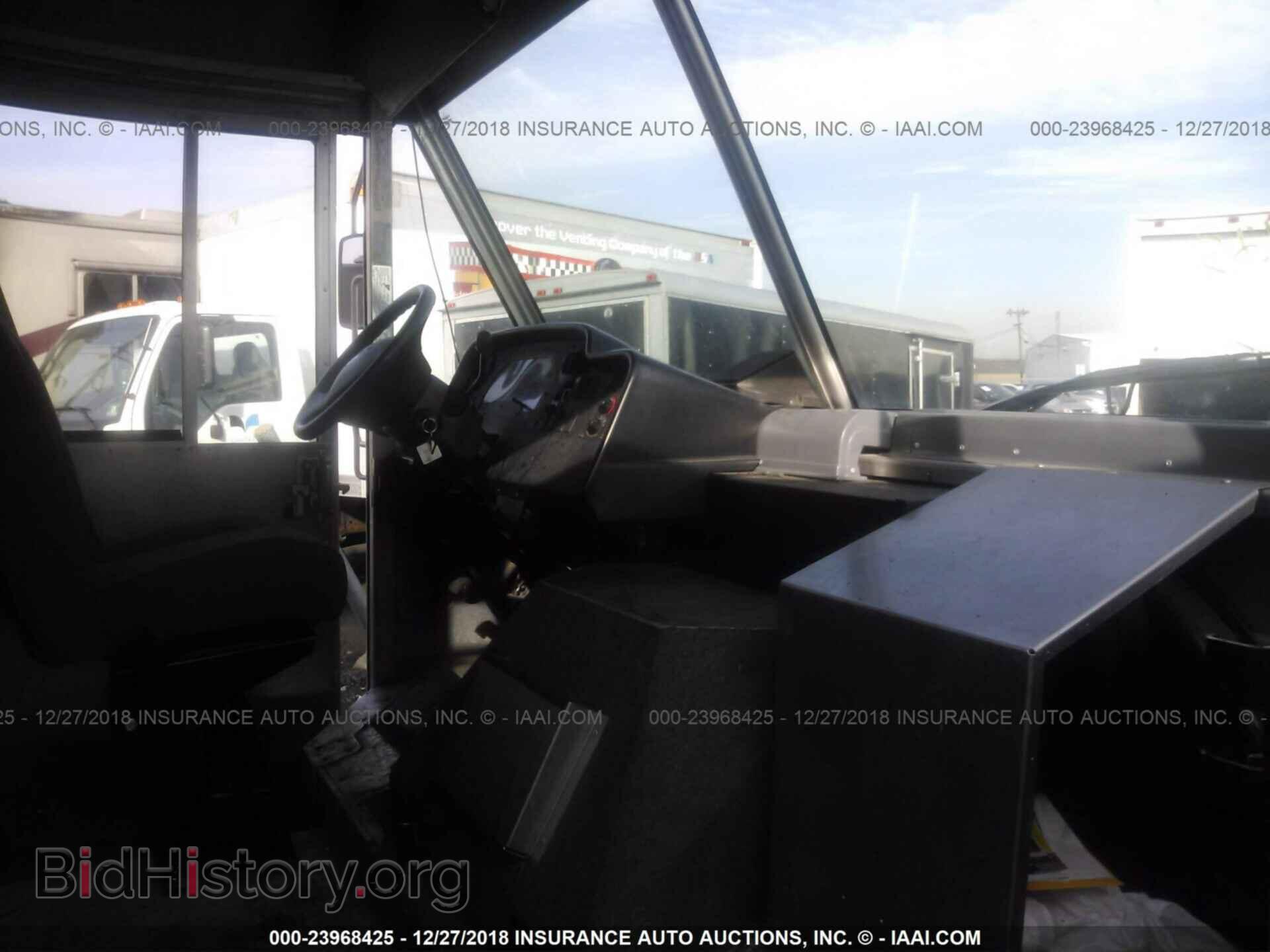 2010 FORD ECONOLINE - VIN: 1FC2E3KL3ADA75935 - Фото 5