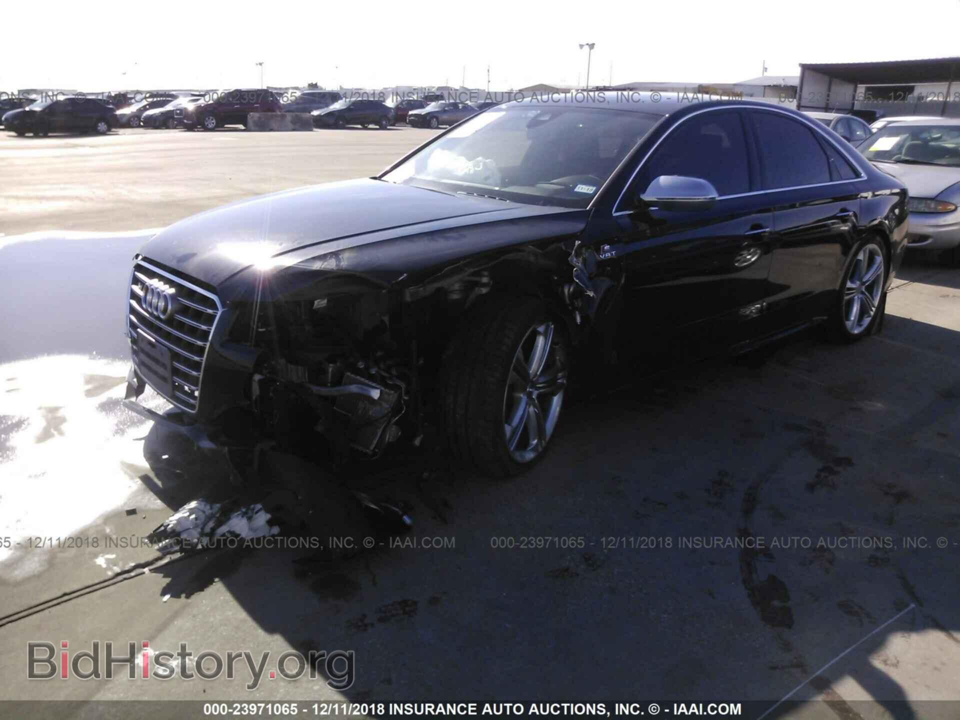 2016 AUDI S8 - VIN: WAUJSAFD8GN004032 - Фото 2