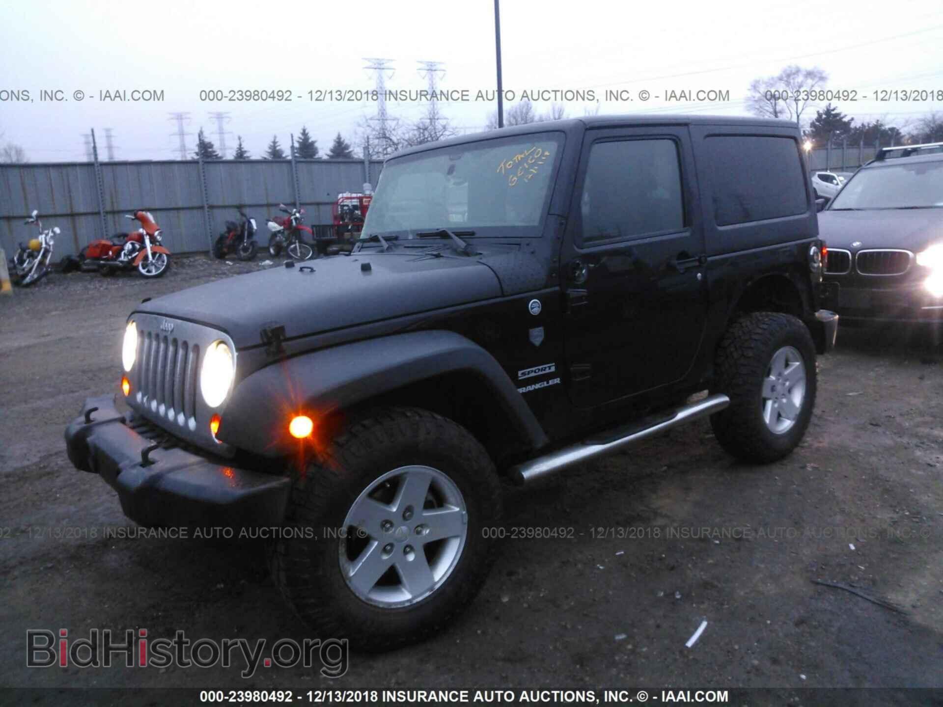 2011 JEEP WRANGLER - VIN: 1J4AA2D17BL519672 - Фото 2
