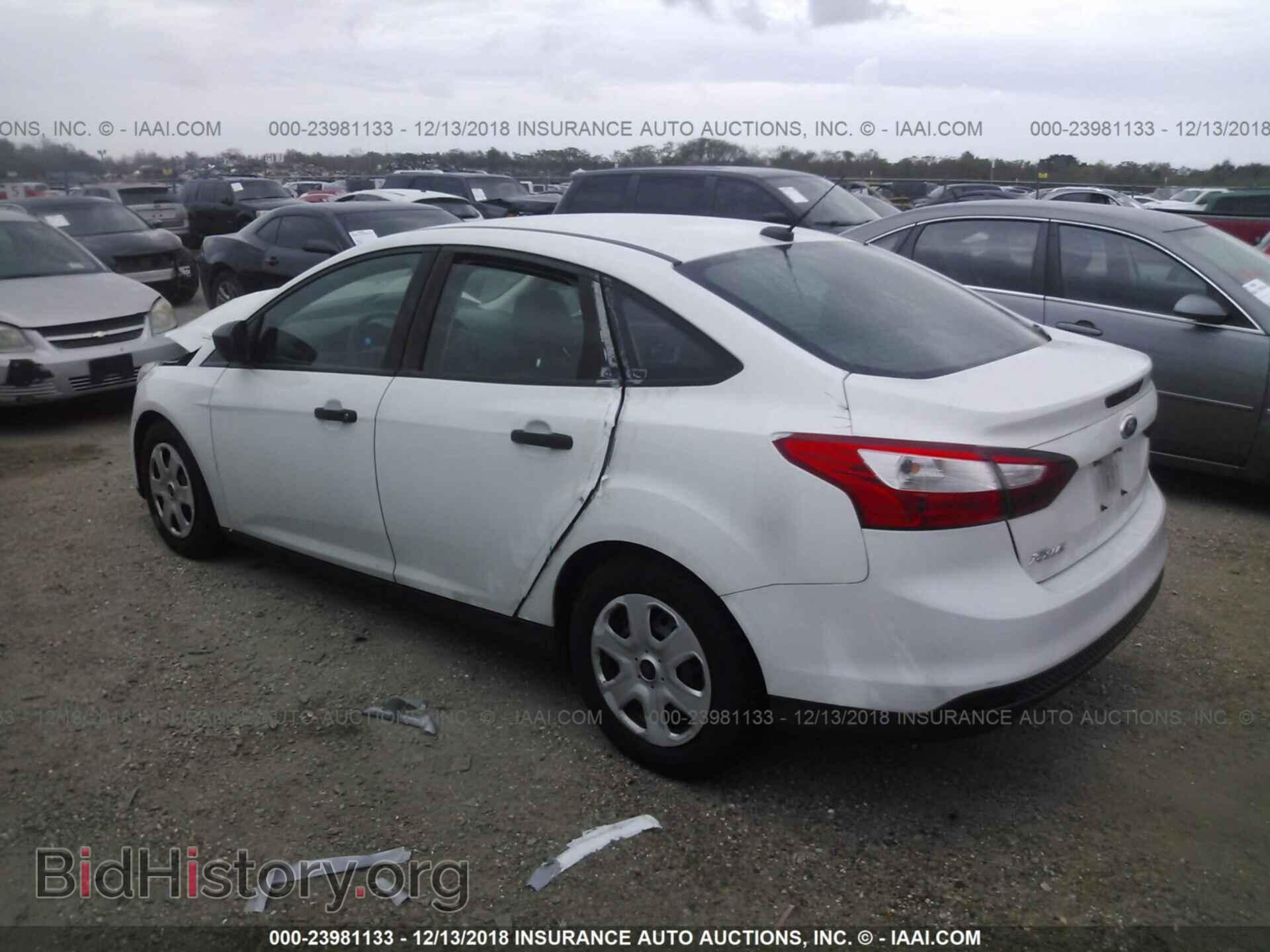 2012 Ford Focus - VIN: 1FAHP3E2XCL327721 - Фото 3