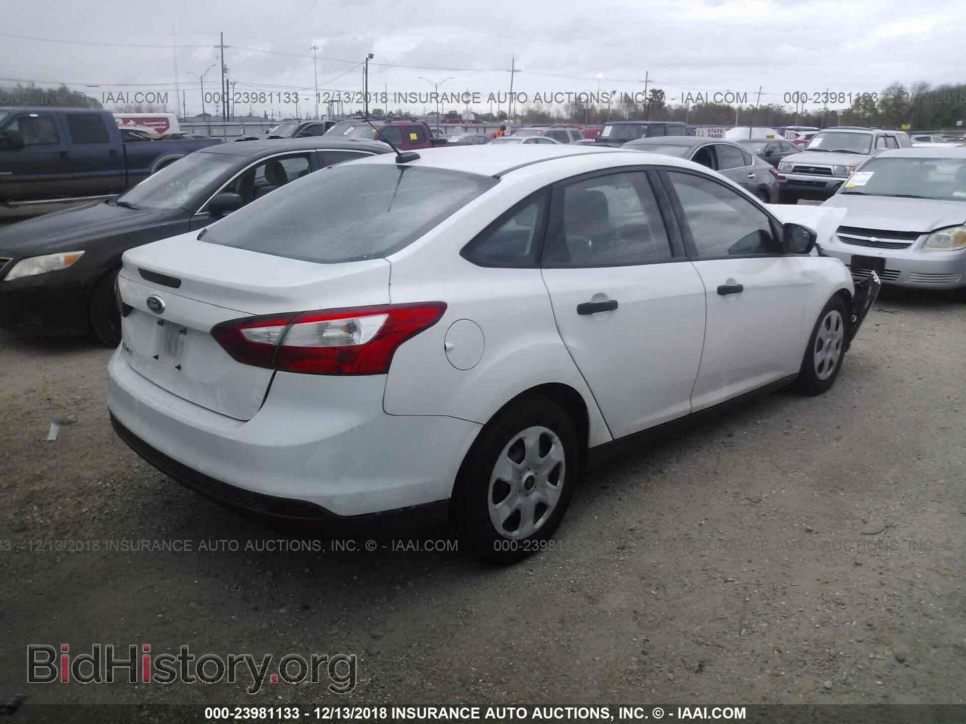 2012 Ford Focus - VIN: 1FAHP3E2XCL327721 - Фото 4